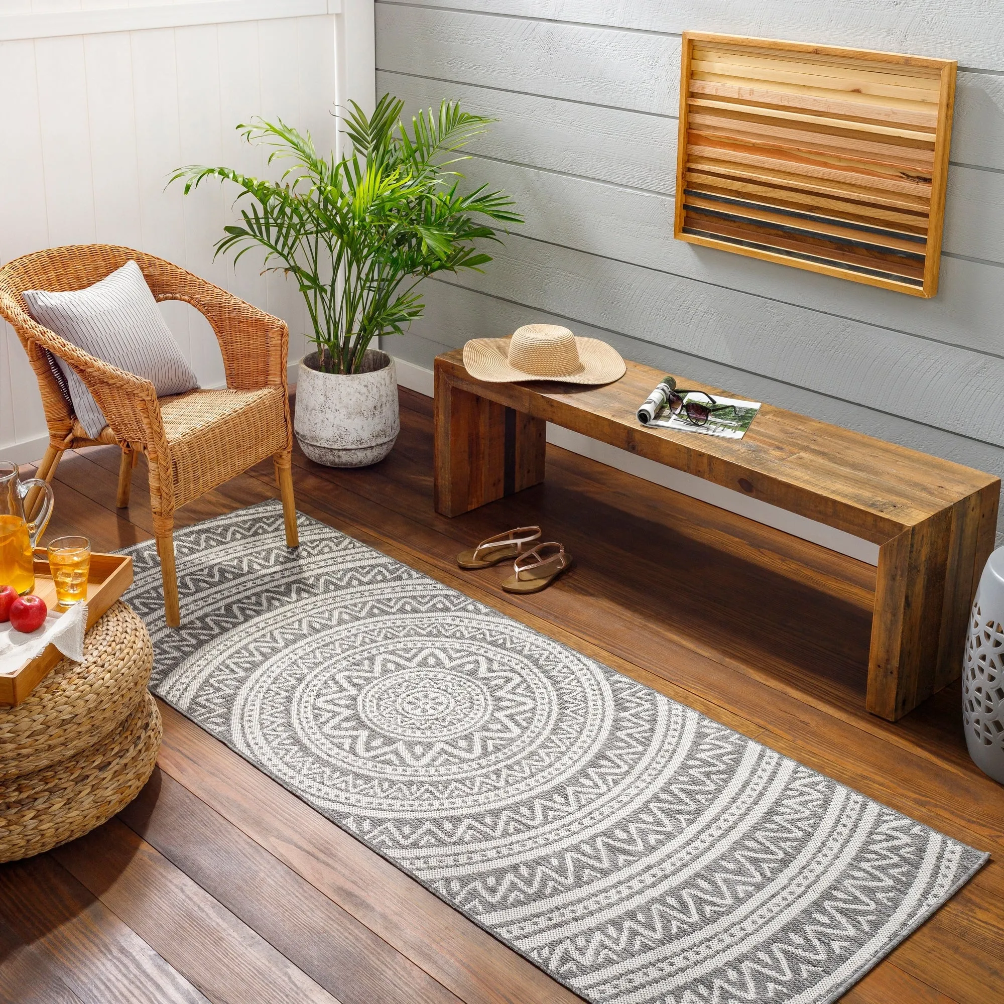 Livabliss Hurley Indoor/ Outdoor Mandala Area Rug