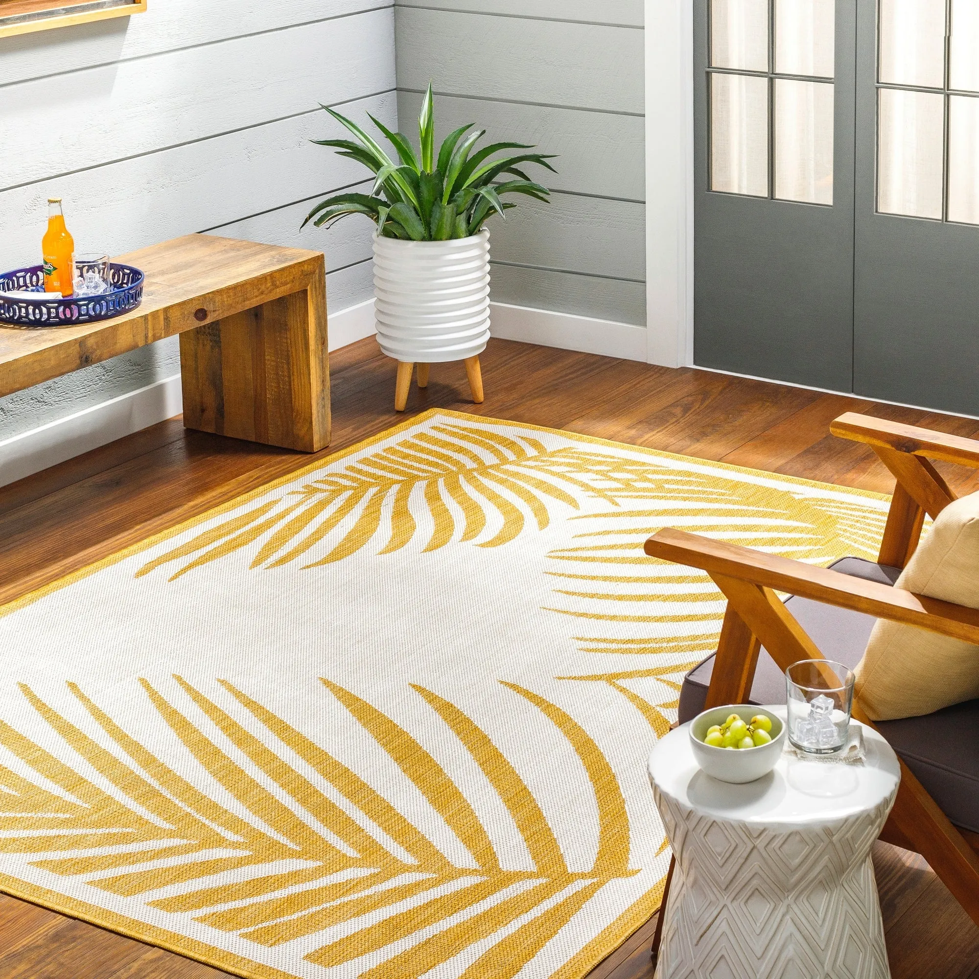 Livabliss Long Beach Outdoor Safe Tropical Area Rug