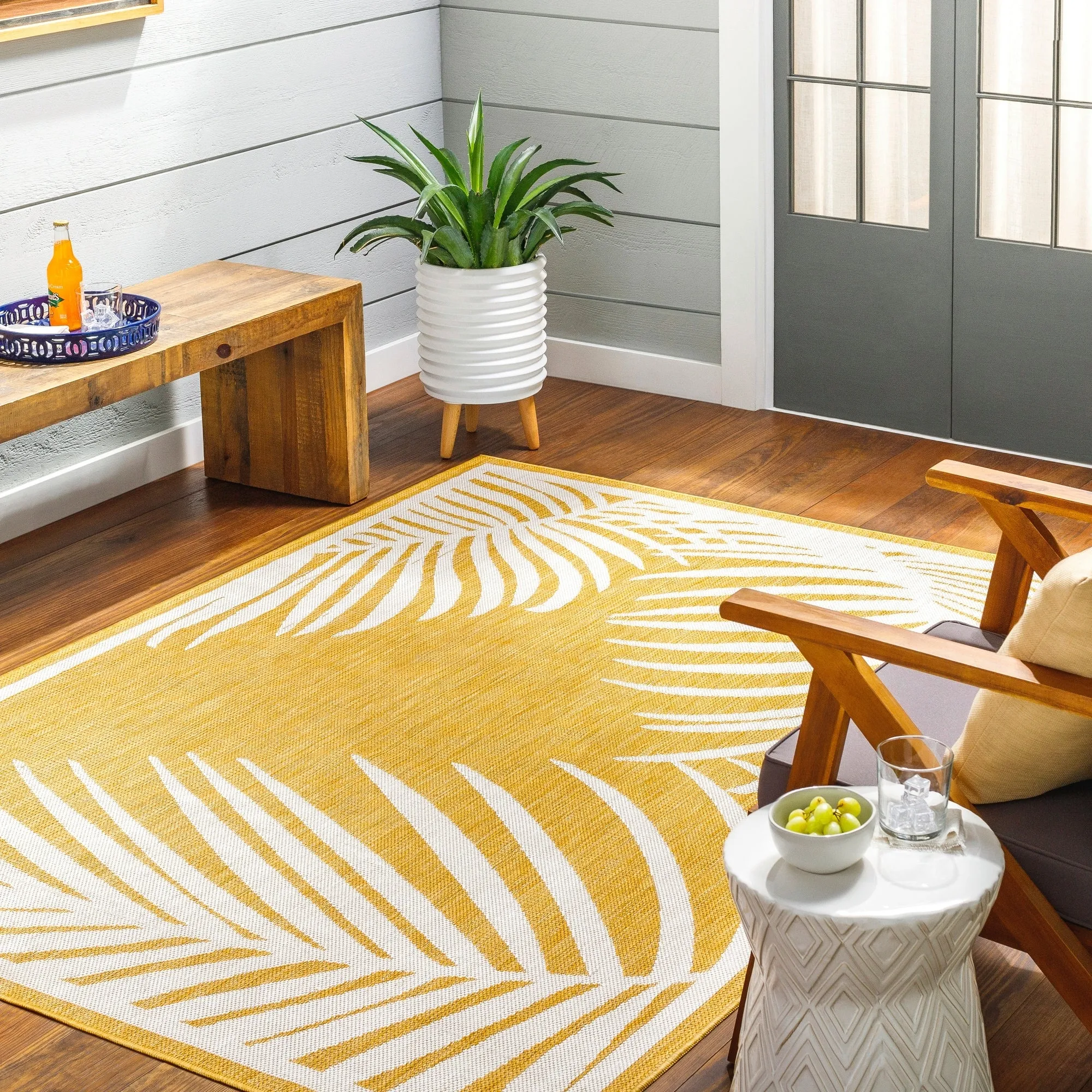 Livabliss Long Beach Outdoor Safe Tropical Area Rug