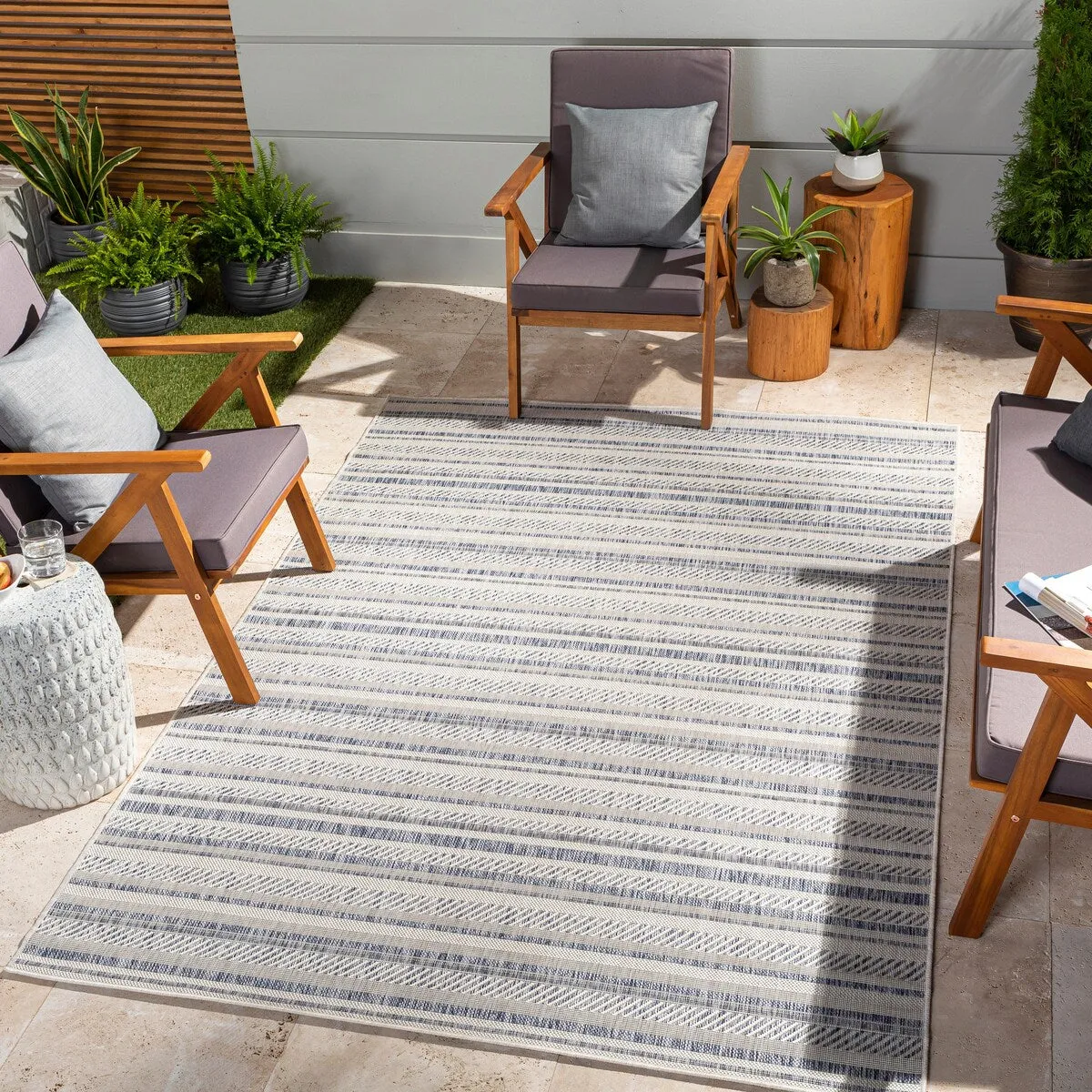 Livabliss Rikard Indoor/ Outdoor Coastal Stripe Area Rug