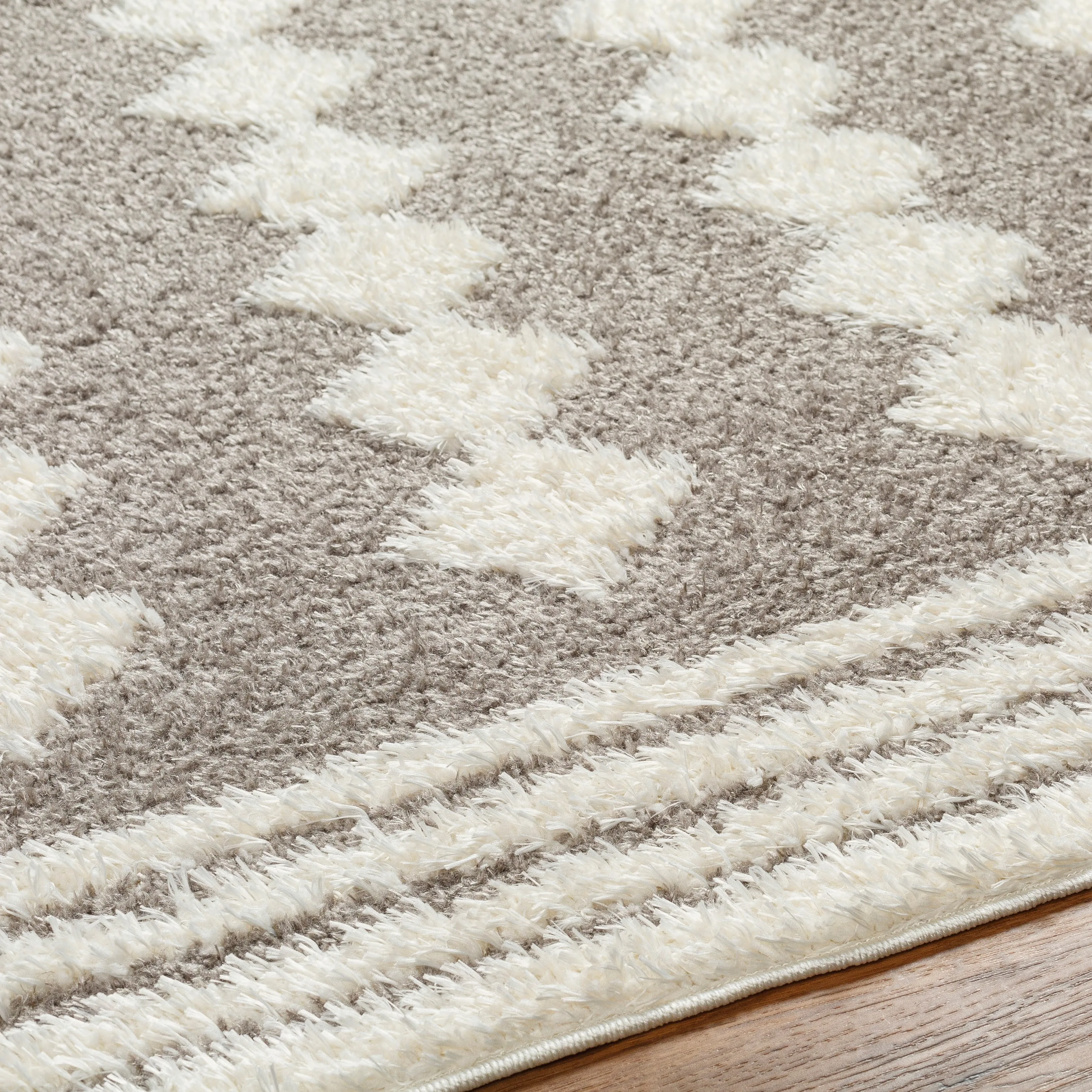 Livabliss Rodos Modern Diamond Plush Area Rug