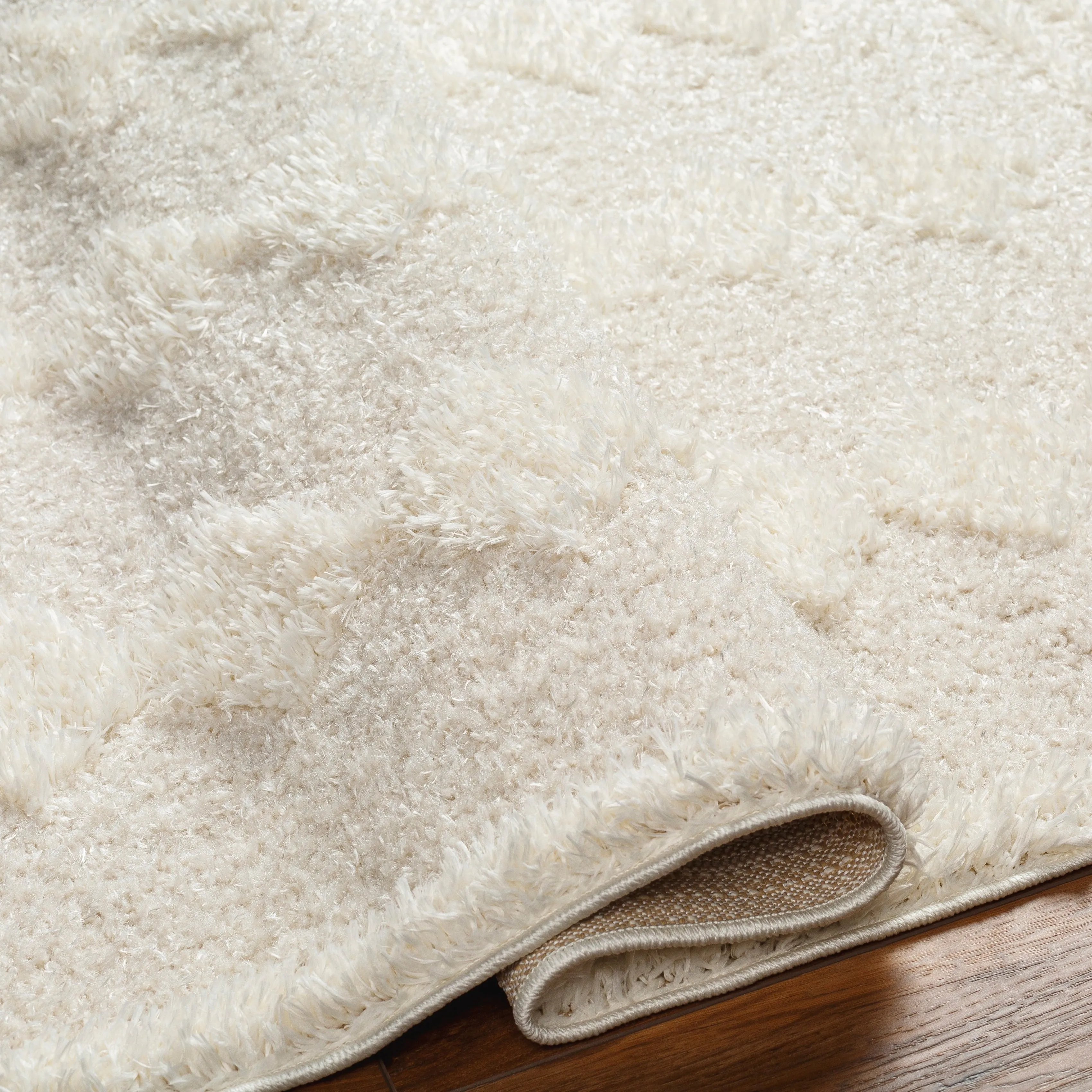 Livabliss Rodos Modern Diamond Plush Area Rug
