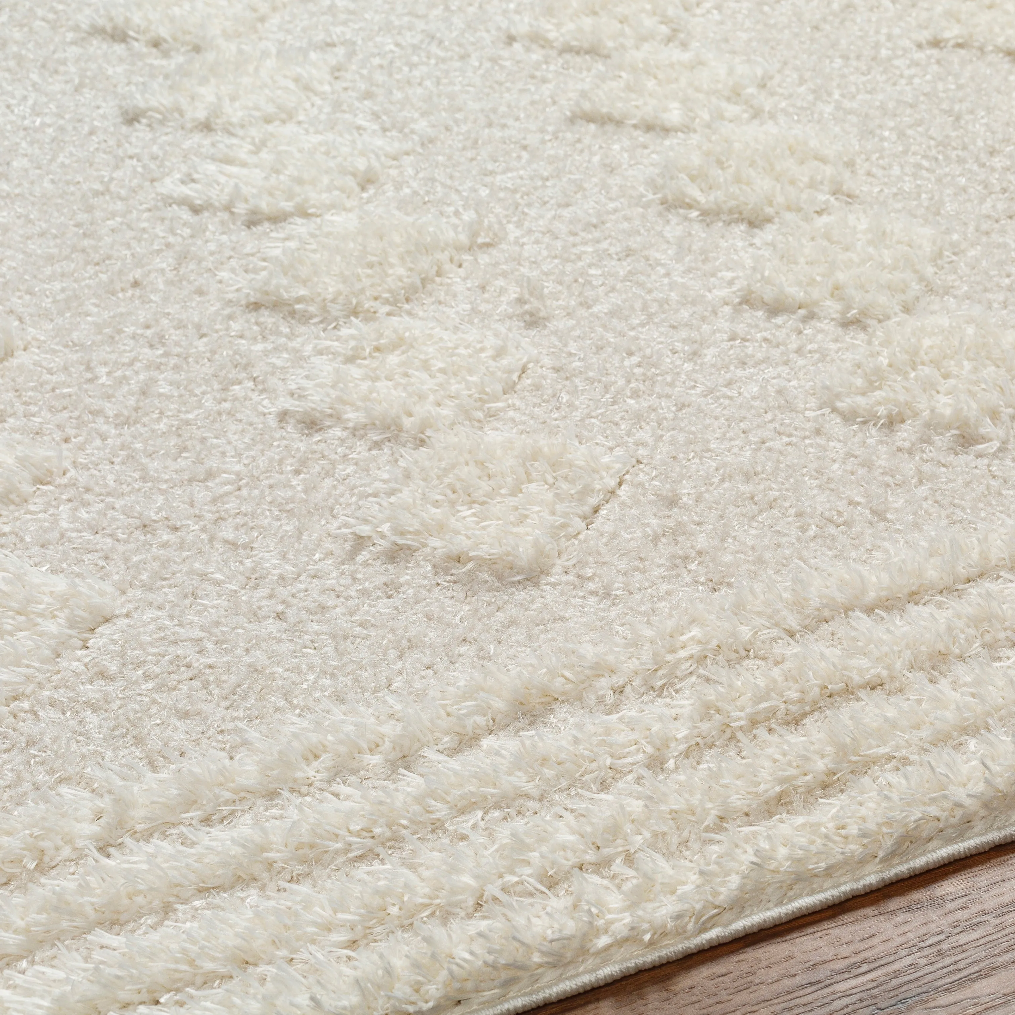 Livabliss Rodos Modern Diamond Plush Area Rug