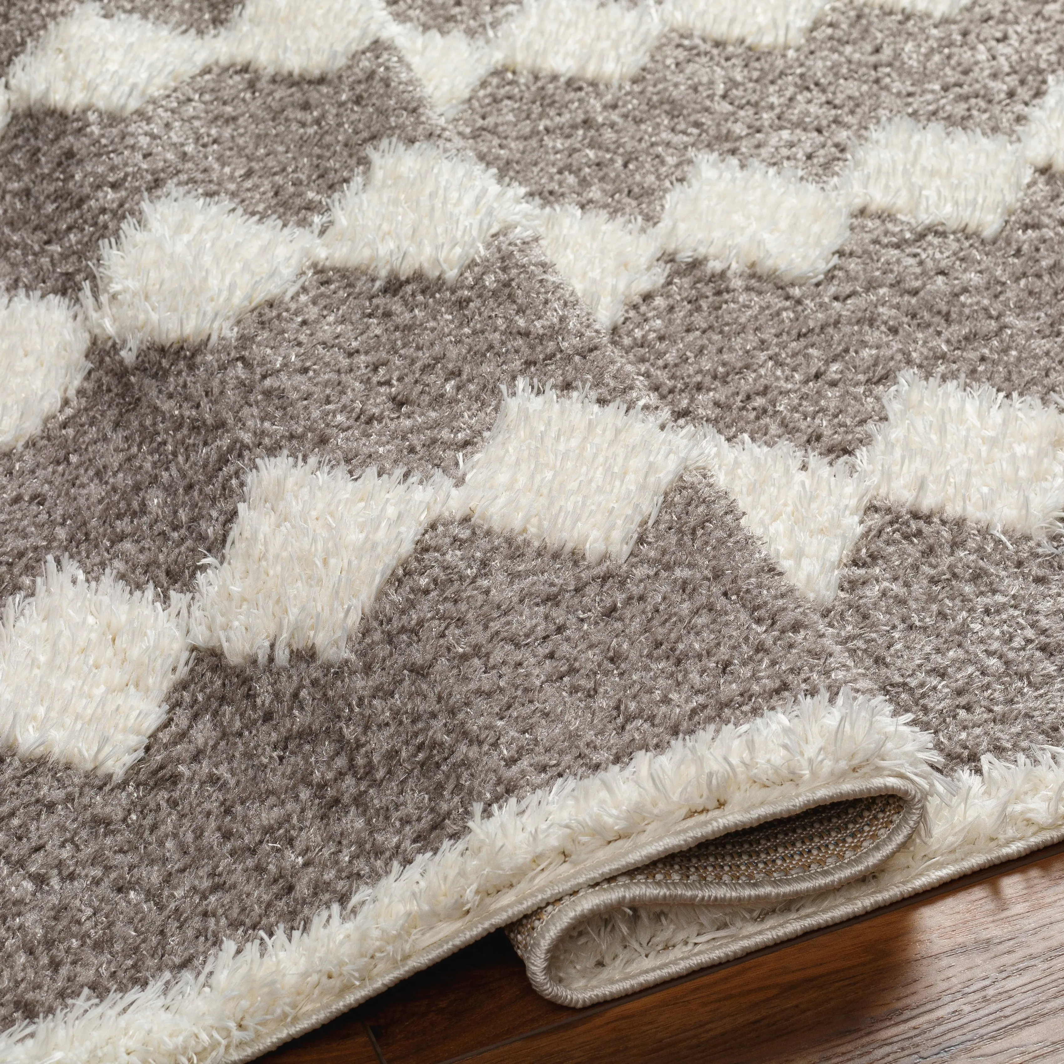 Livabliss Rodos Modern Diamond Plush Area Rug