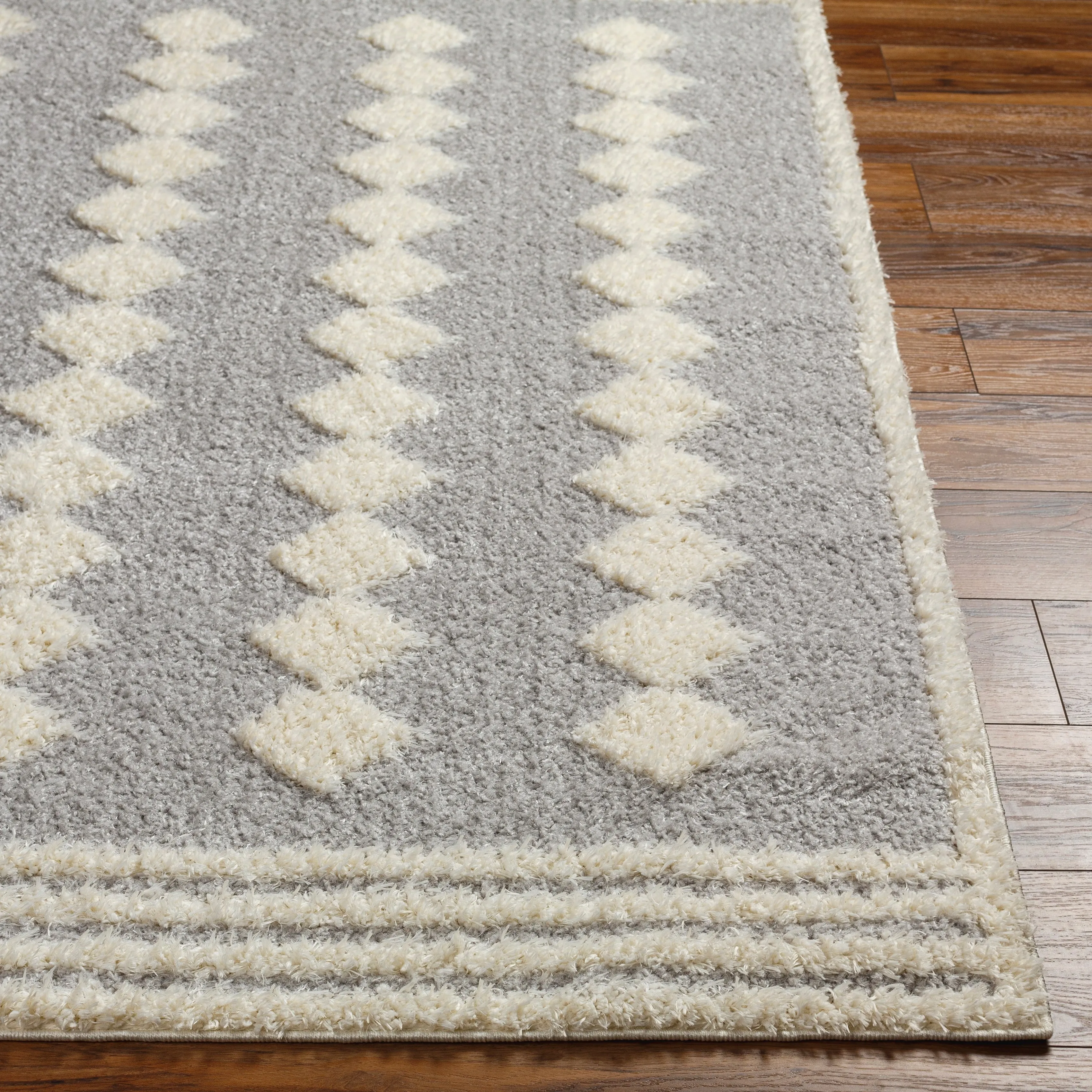 Livabliss Rodos Modern Diamond Plush Area Rug