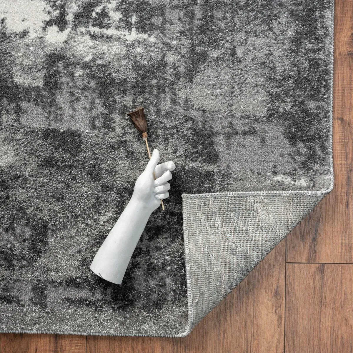 Luxe Weavers Modern Area Rug with Abstract Patterns