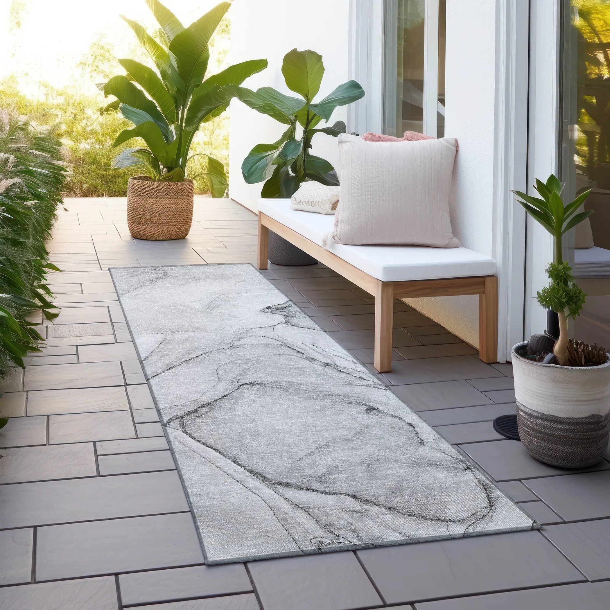 Machine Washable Indoor/ Outdoor Abstract Chantille Rug