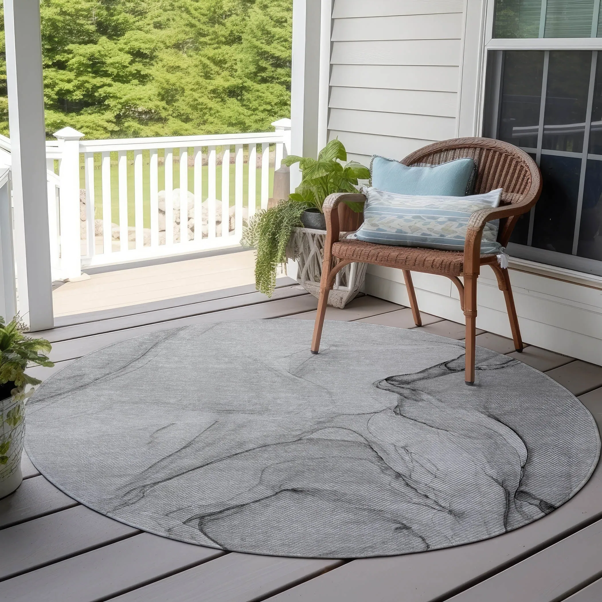 Machine Washable Indoor/ Outdoor Abstract Chantille Rug