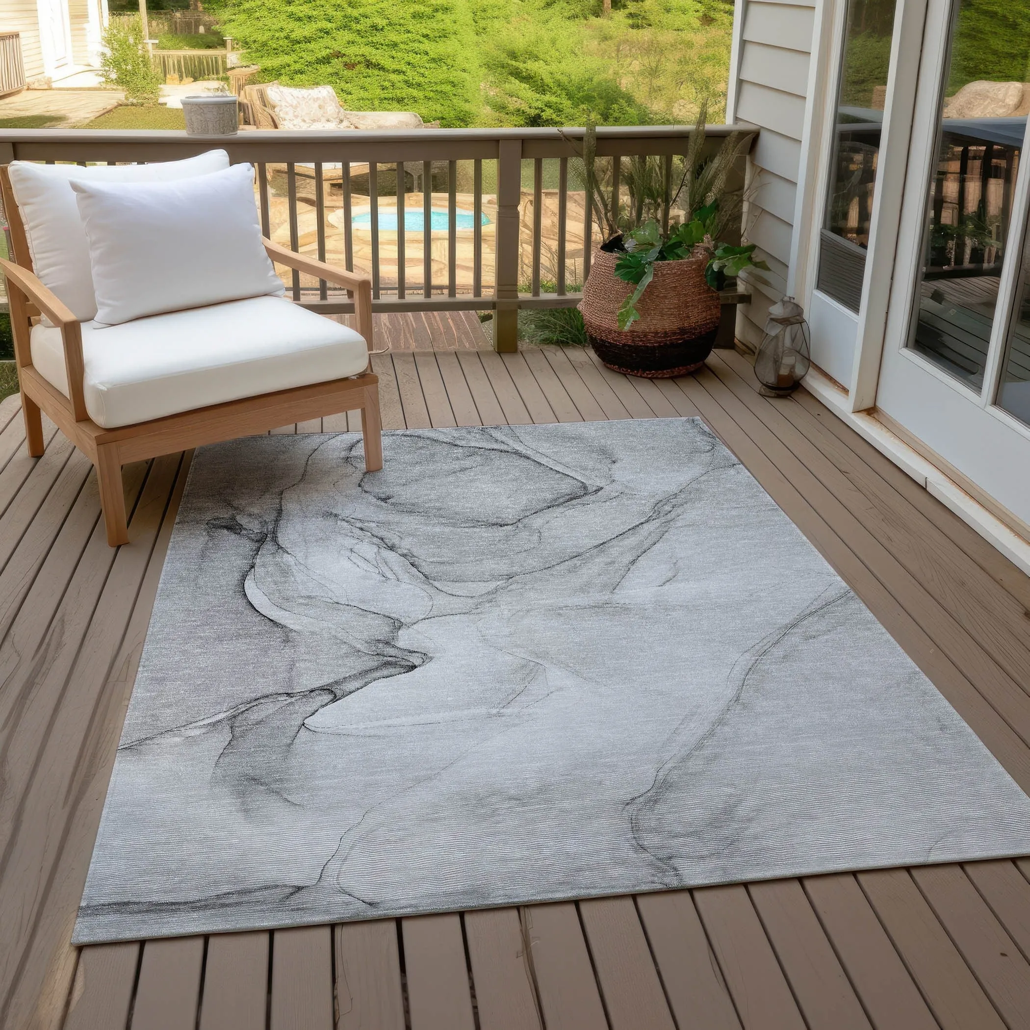 Machine Washable Indoor/ Outdoor Abstract Chantille Rug
