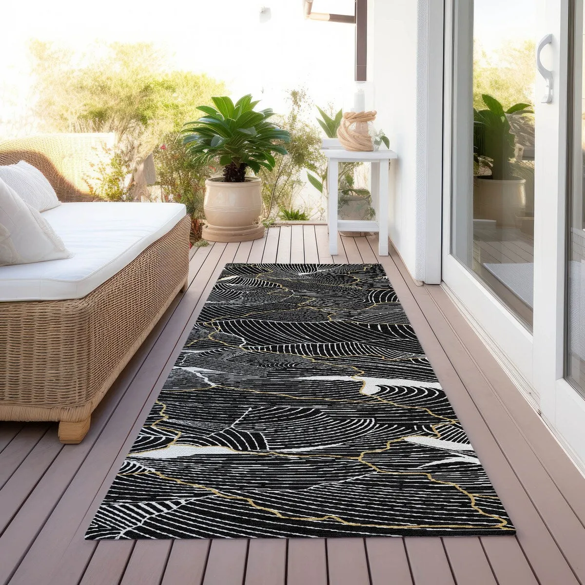 Machine Washable Indoor/ Outdoor Abstract Crackle Chantille Rug