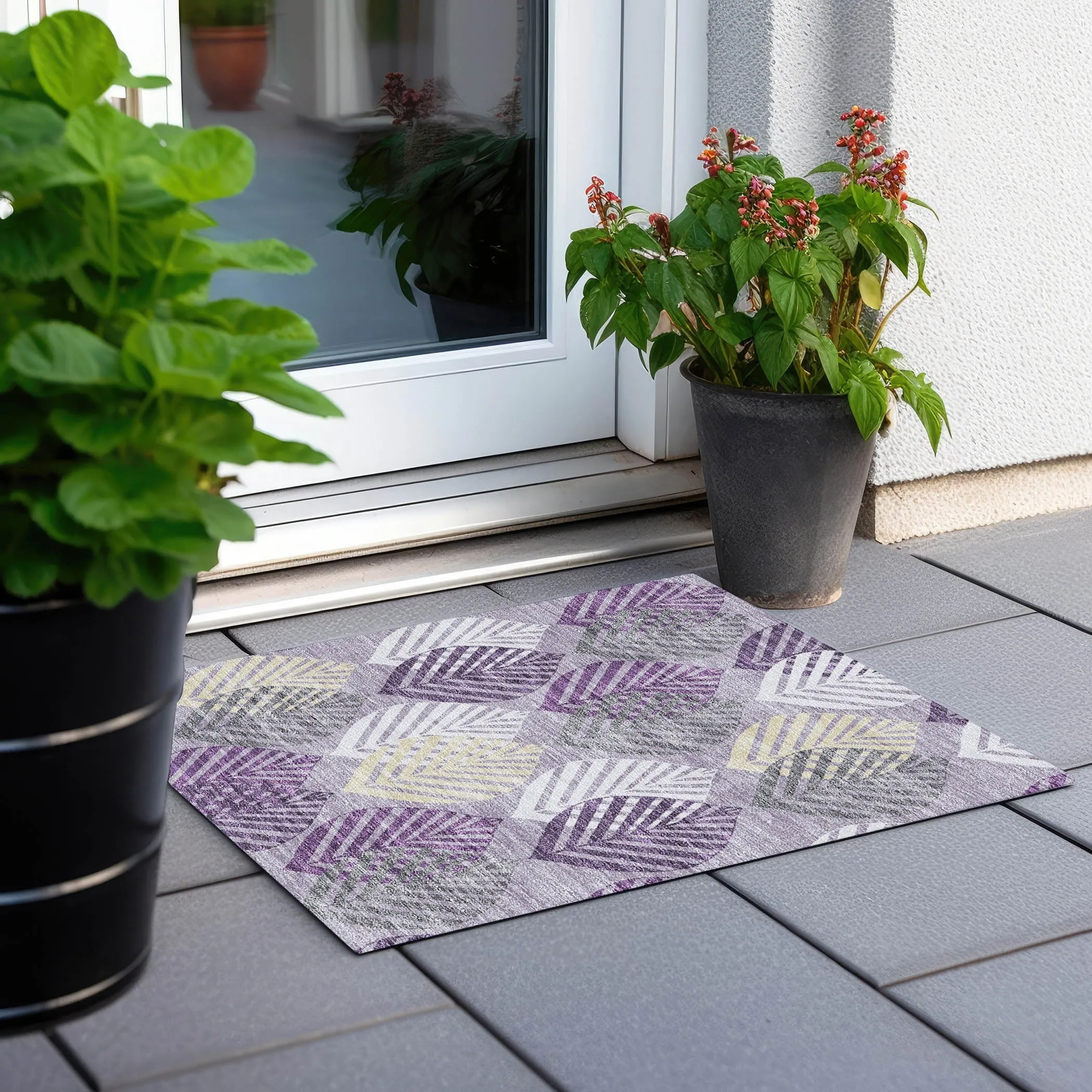 Machine Washable Indoor/ Outdoor Chantille Casual Palm Leaf Rug