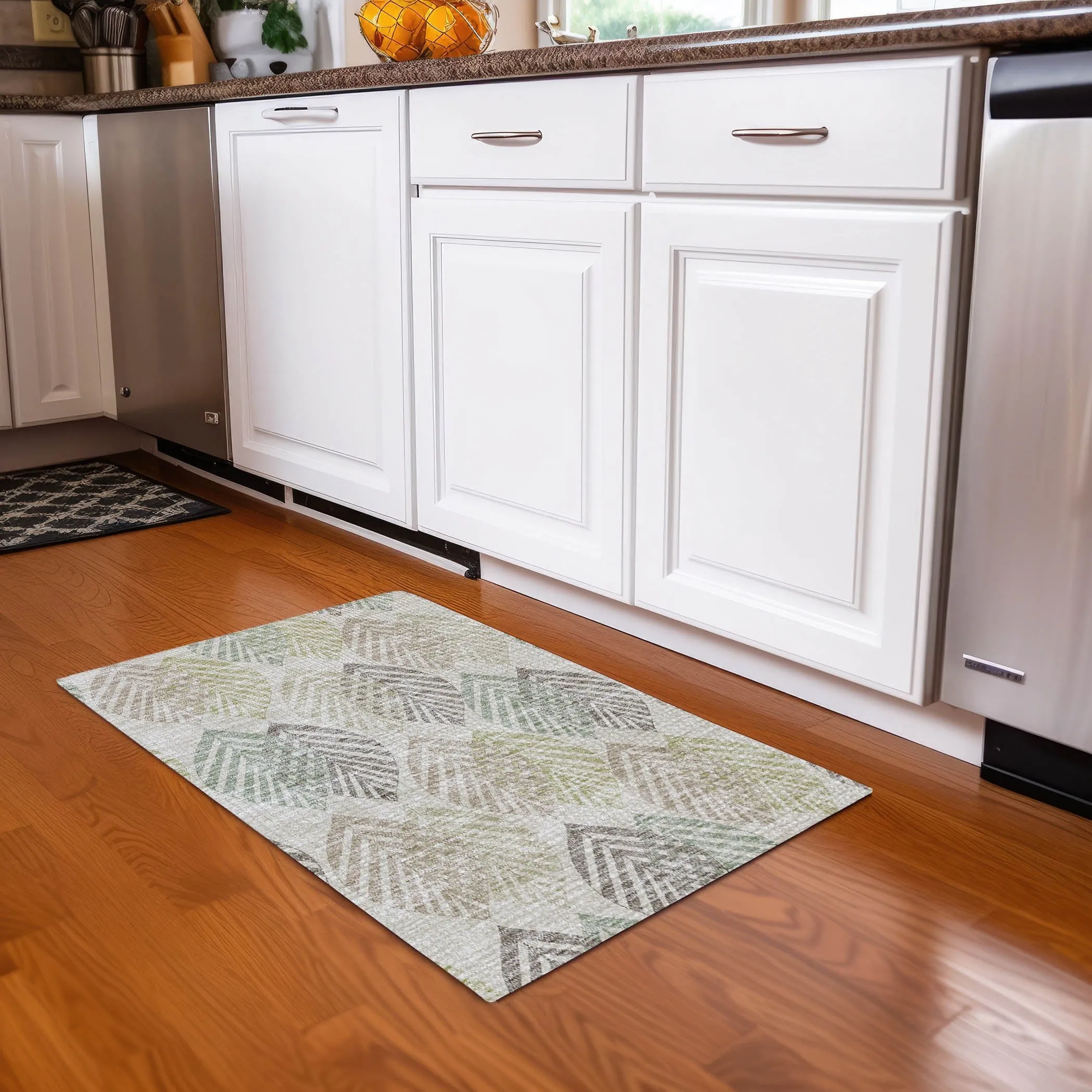 Machine Washable Indoor/ Outdoor Chantille Casual Palm Leaf Rug
