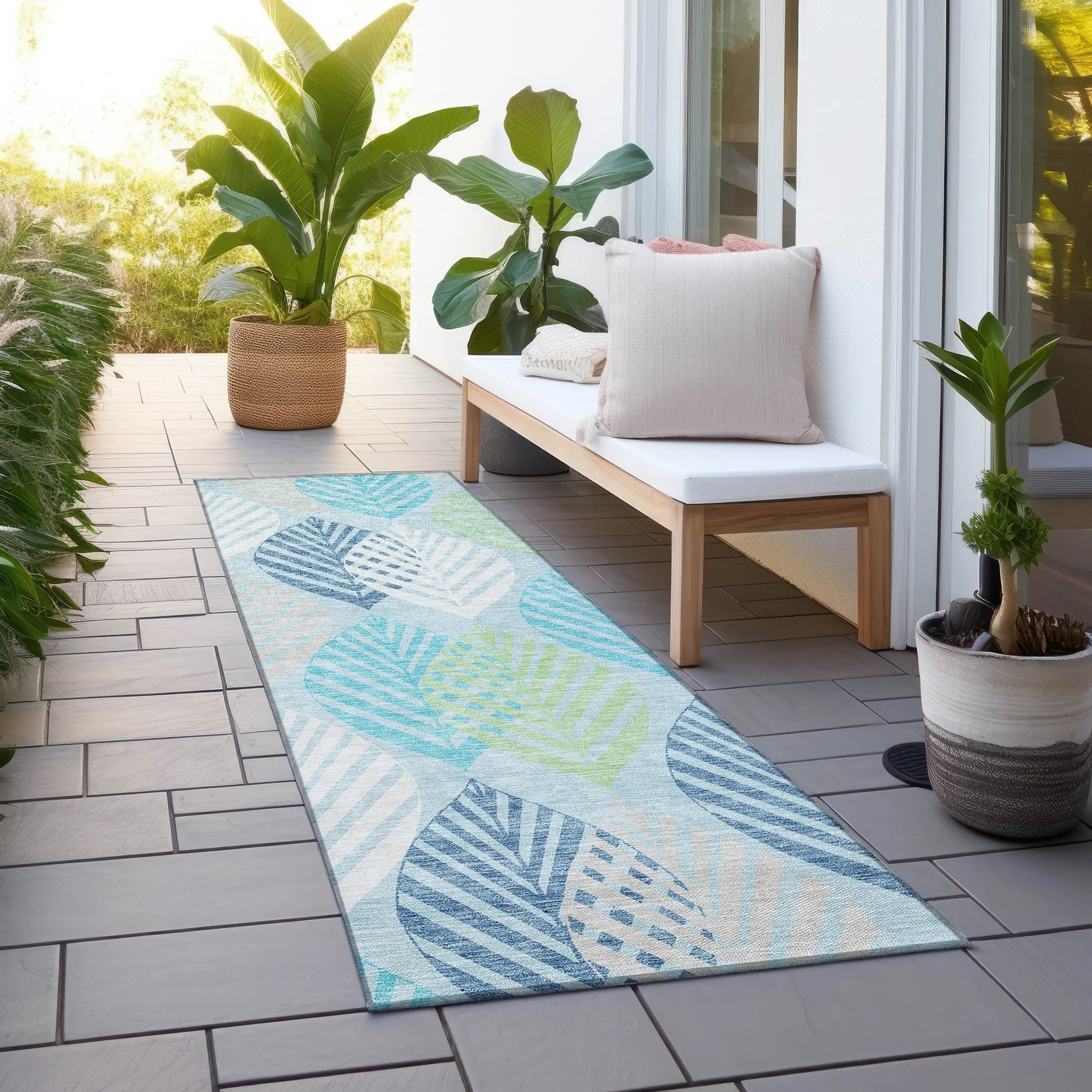 Machine Washable Indoor/ Outdoor Chantille Casual Palm Leaf Rug