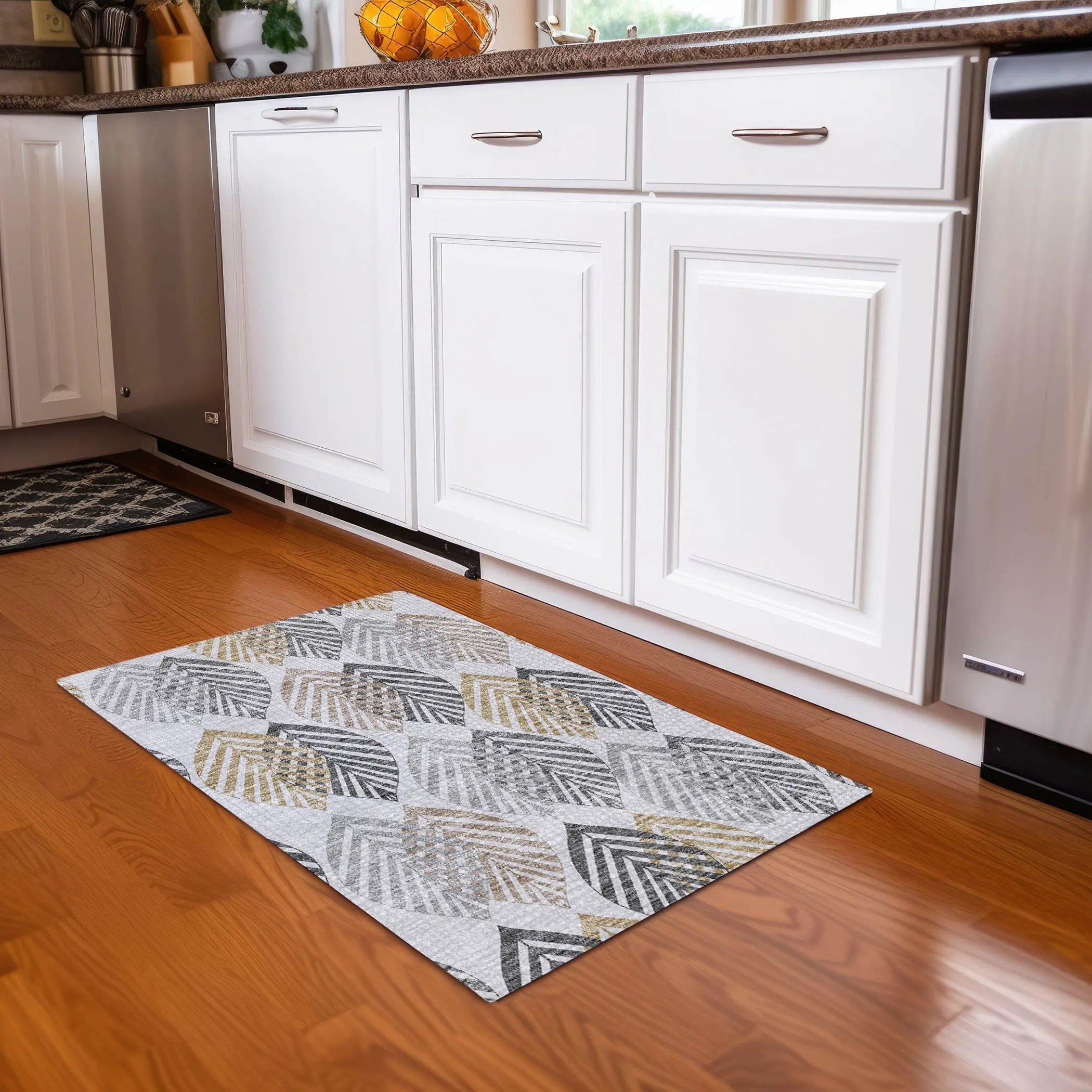 Machine Washable Indoor/ Outdoor Chantille Casual Palm Leaf Rug