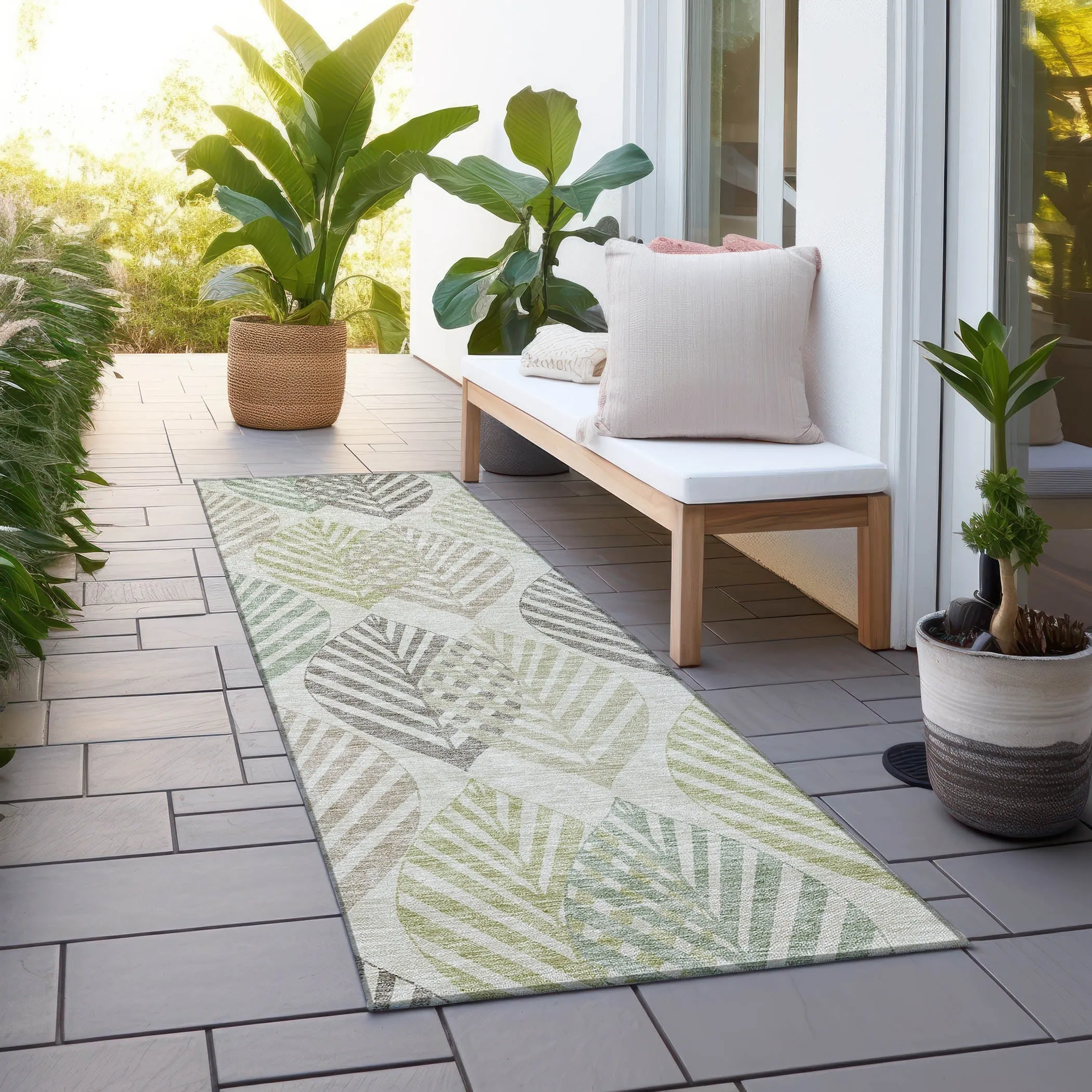 Machine Washable Indoor/ Outdoor Chantille Casual Palm Leaf Rug