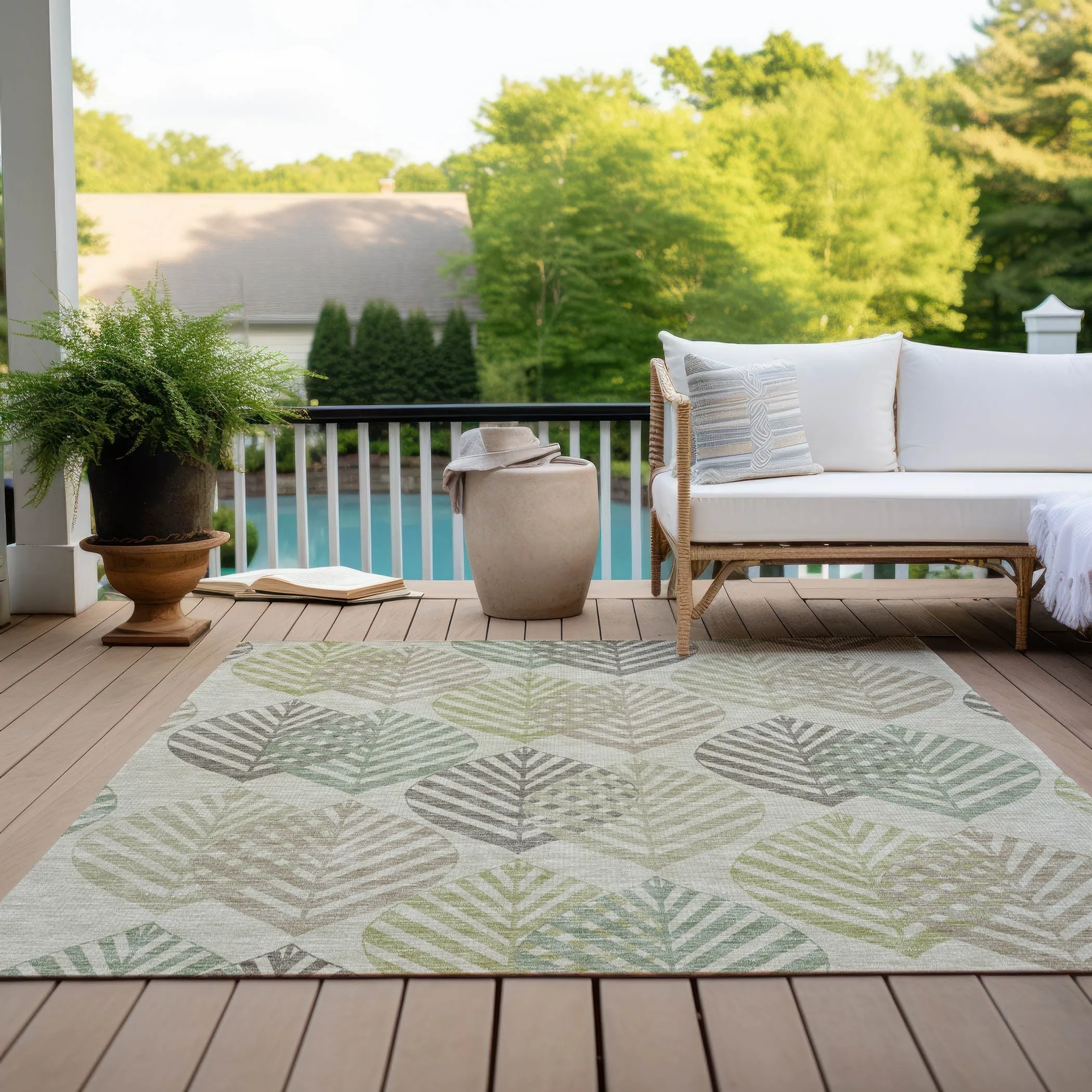 Machine Washable Indoor/ Outdoor Chantille Casual Palm Leaf Rug