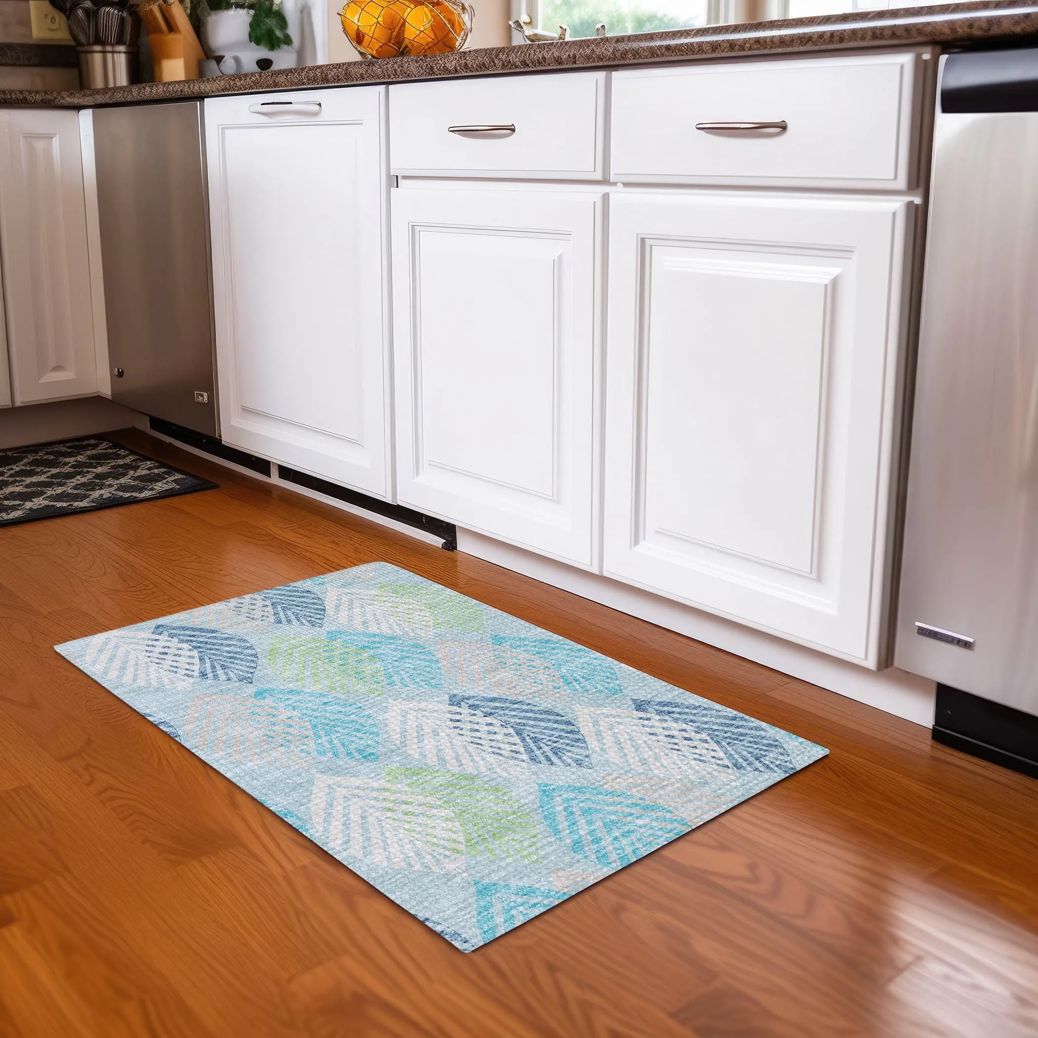 Machine Washable Indoor/ Outdoor Chantille Casual Palm Leaf Rug