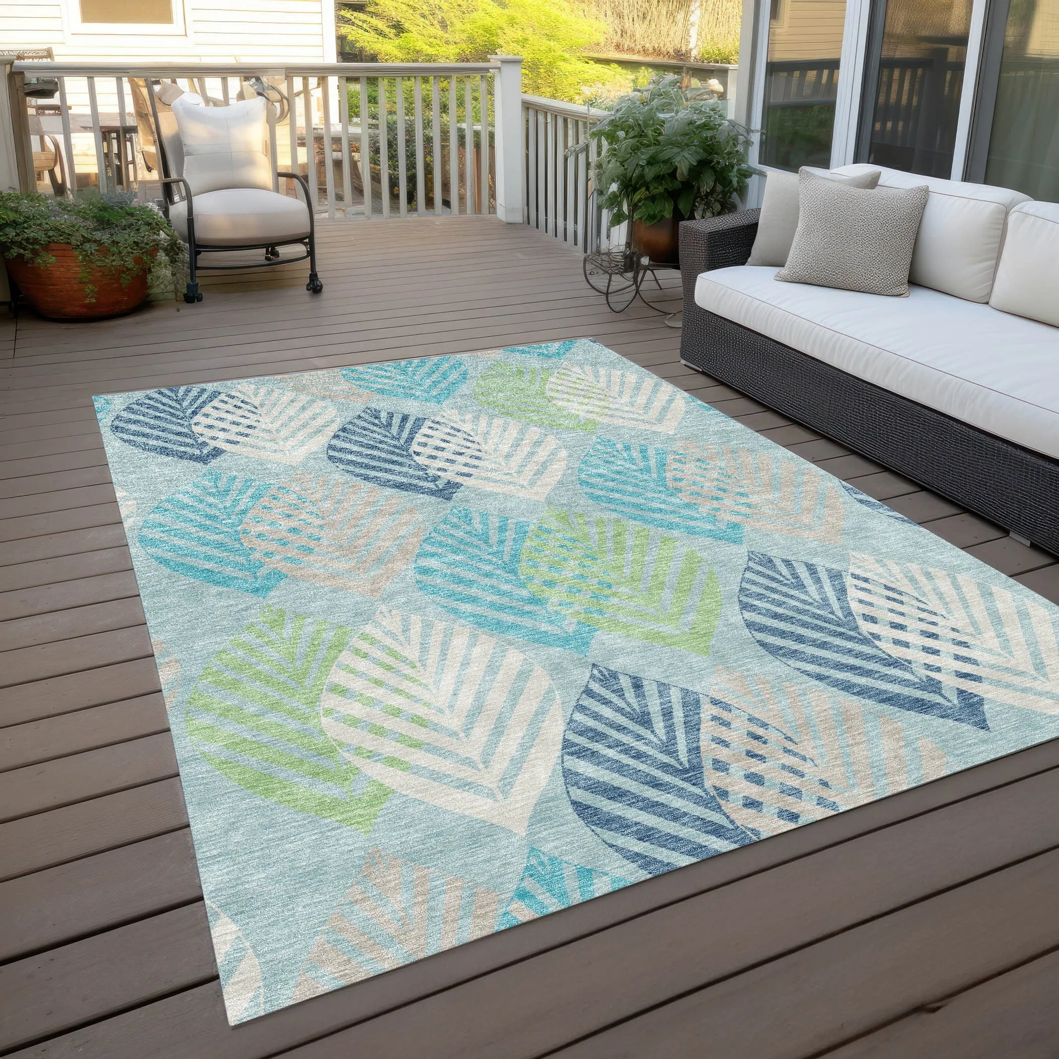 Machine Washable Indoor/ Outdoor Chantille Casual Palm Leaf Rug