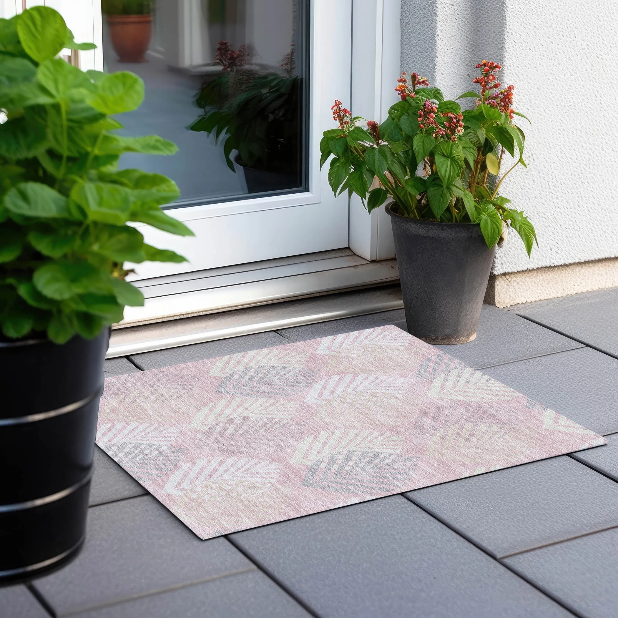 Machine Washable Indoor/ Outdoor Chantille Casual Palm Leaf Rug