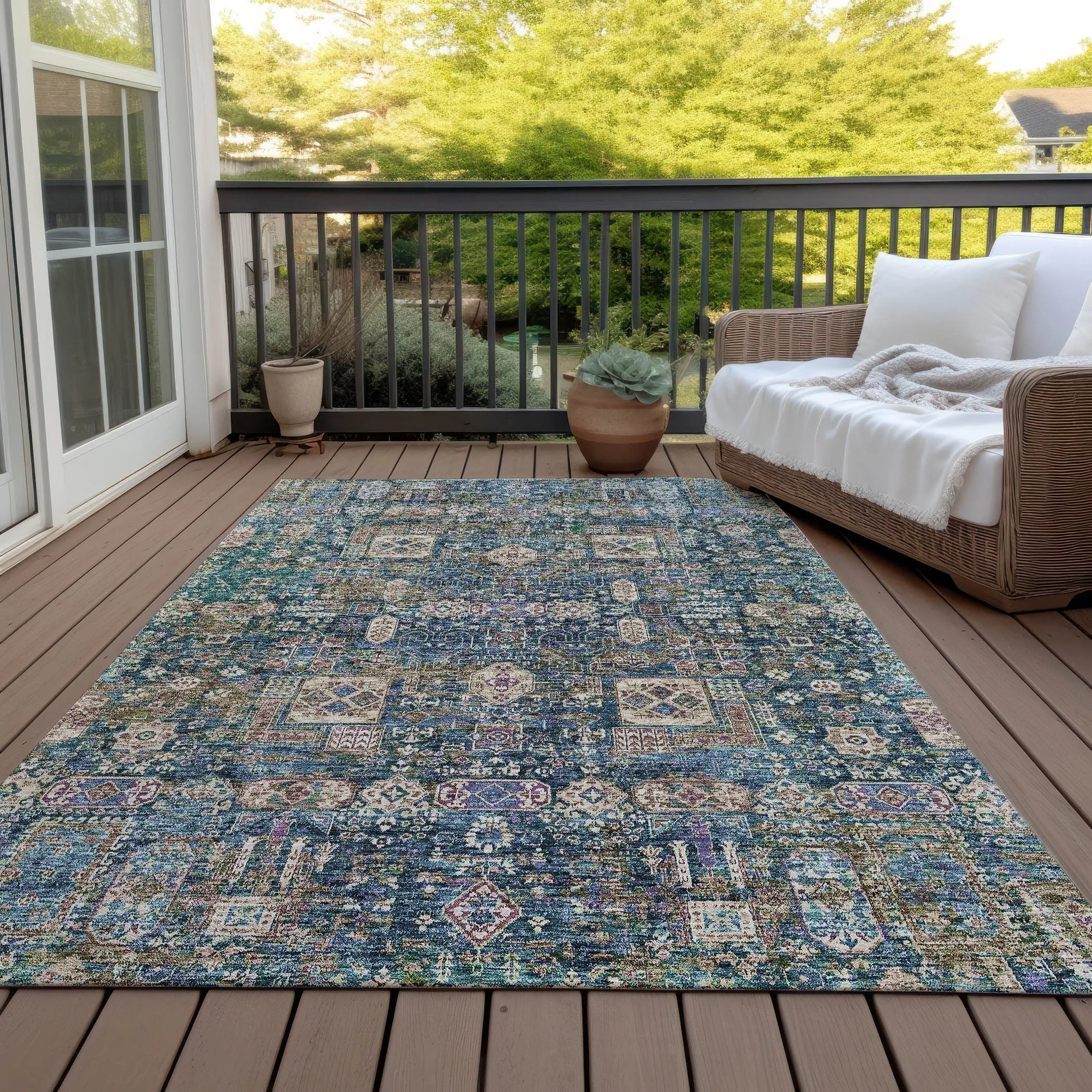 Machine Washable Indoor/ Outdoor Chantille Traditional Vintage Rug