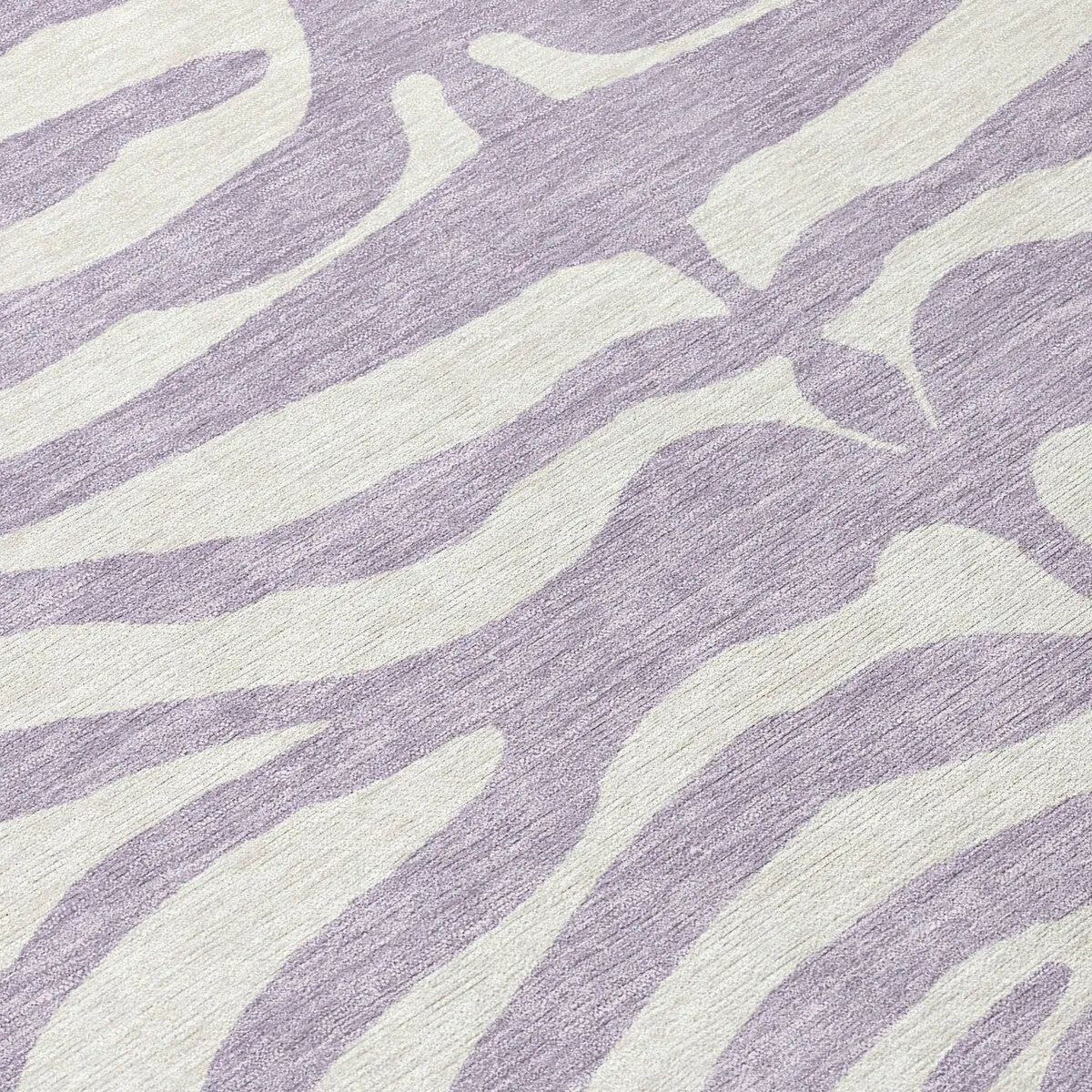 Machine Washable Indoor/ Outdoor Modern Animal Print Chantille Rug