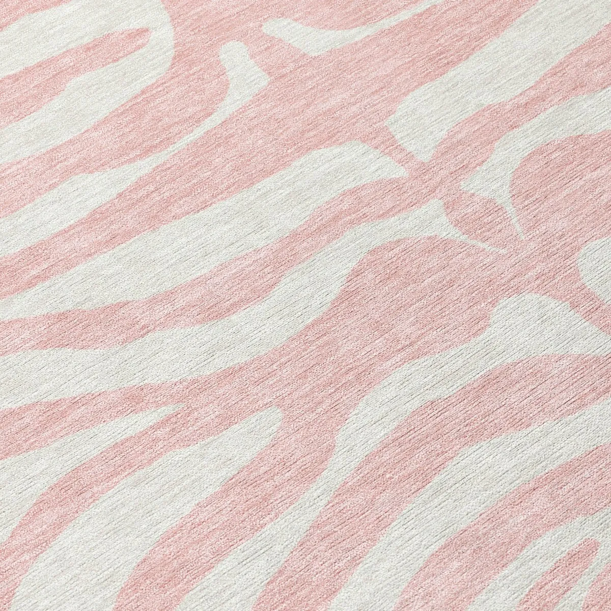 Machine Washable Indoor/ Outdoor Modern Animal Print Chantille Rug