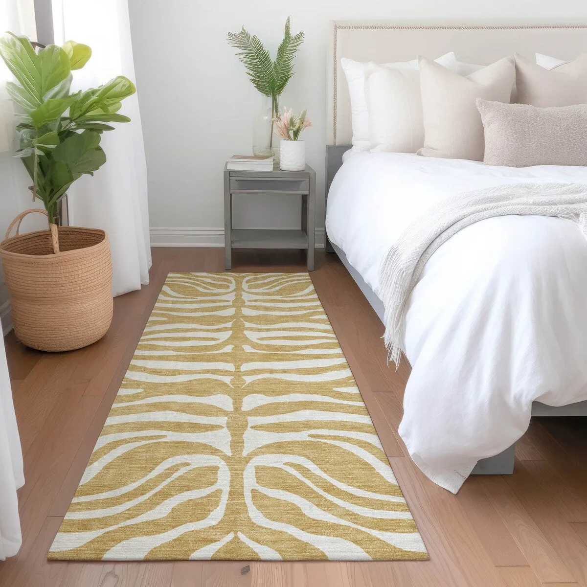 Machine Washable Indoor/ Outdoor Modern Animal Print Chantille Rug
