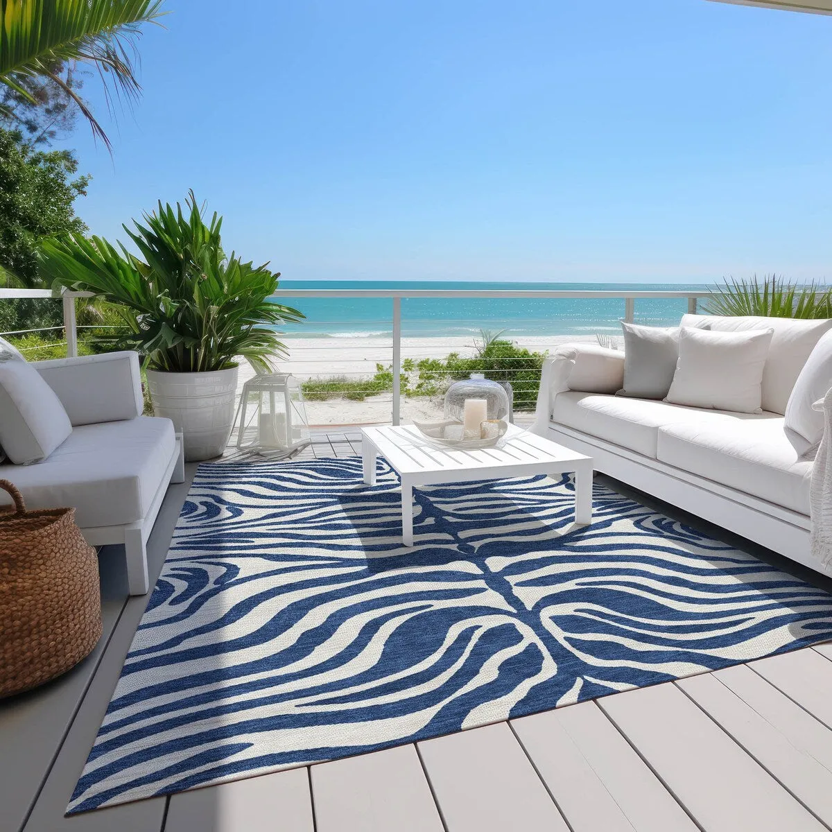 Machine Washable Indoor/ Outdoor Modern Animal Print Chantille Rug
