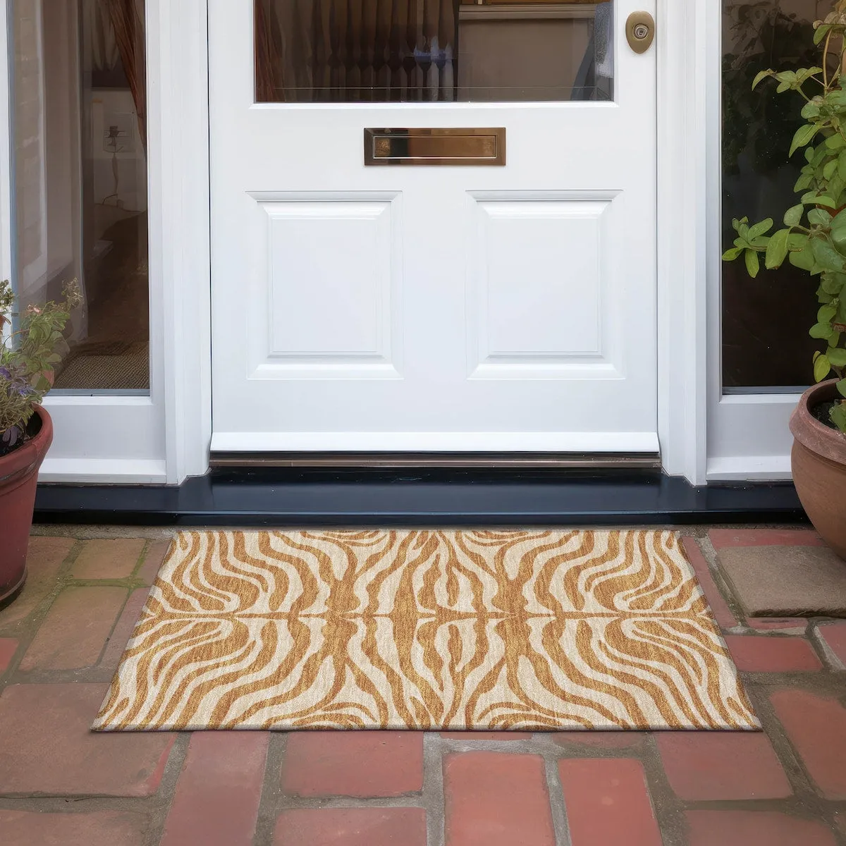 Machine Washable Indoor/ Outdoor Modern Animal Print Chantille Rug