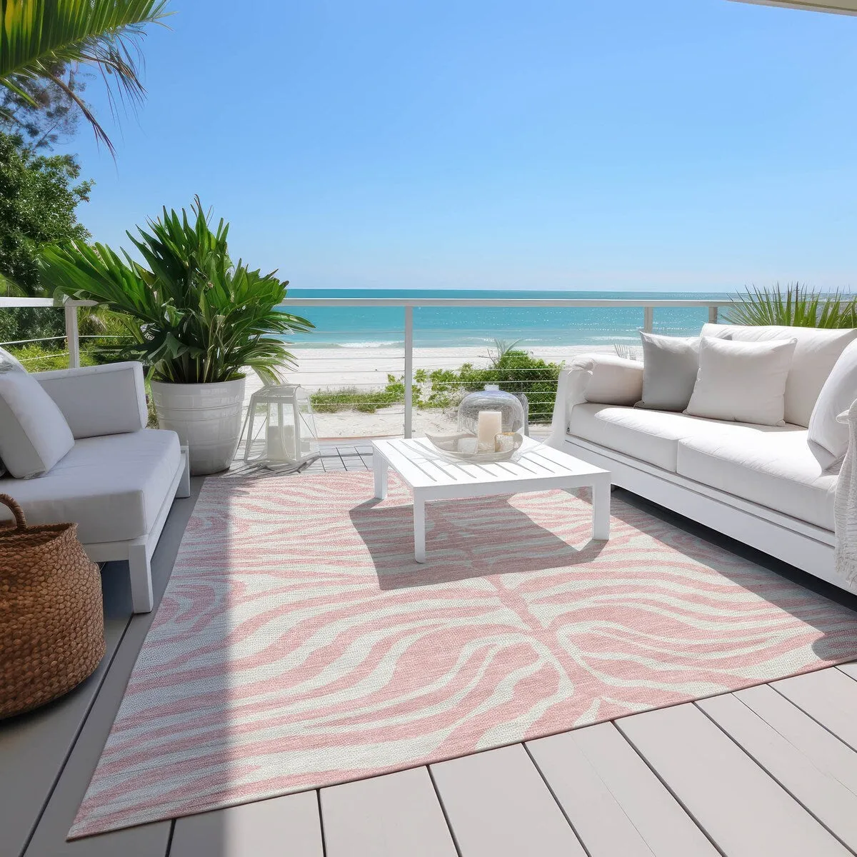 Machine Washable Indoor/ Outdoor Modern Animal Print Chantille Rug