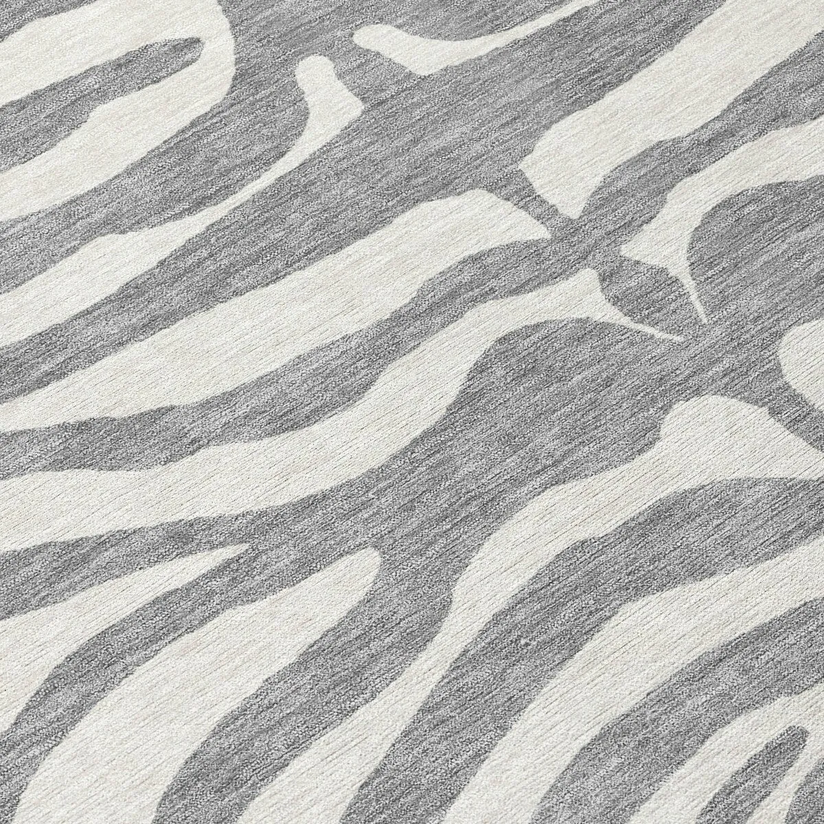 Machine Washable Indoor/ Outdoor Modern Animal Print Chantille Rug