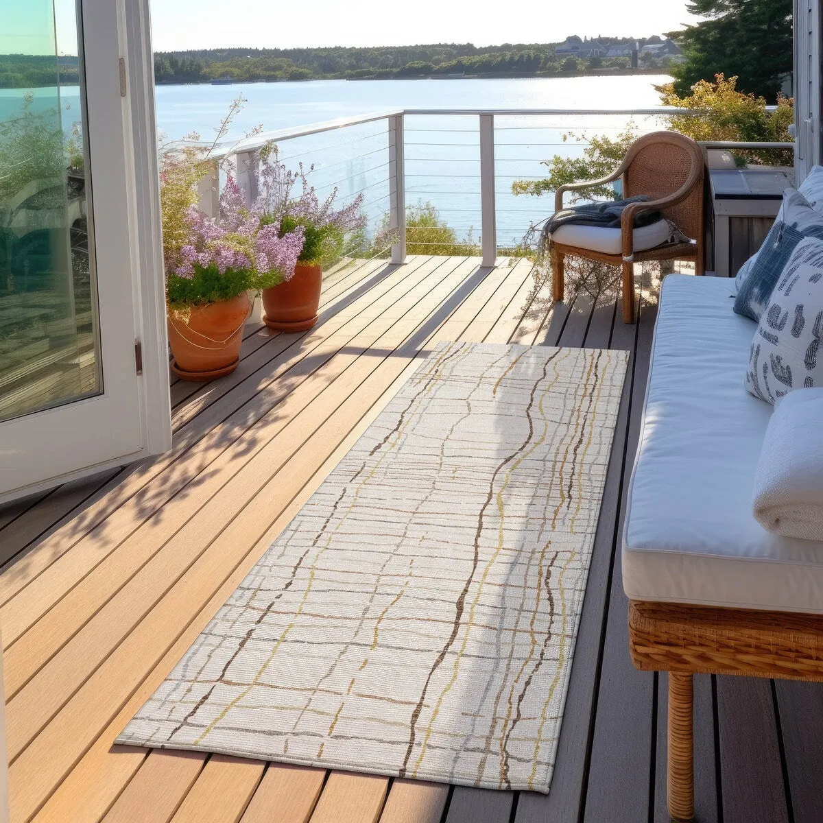 Machine Washable Indoor/ Outdoor Modern Century Chantille Rug