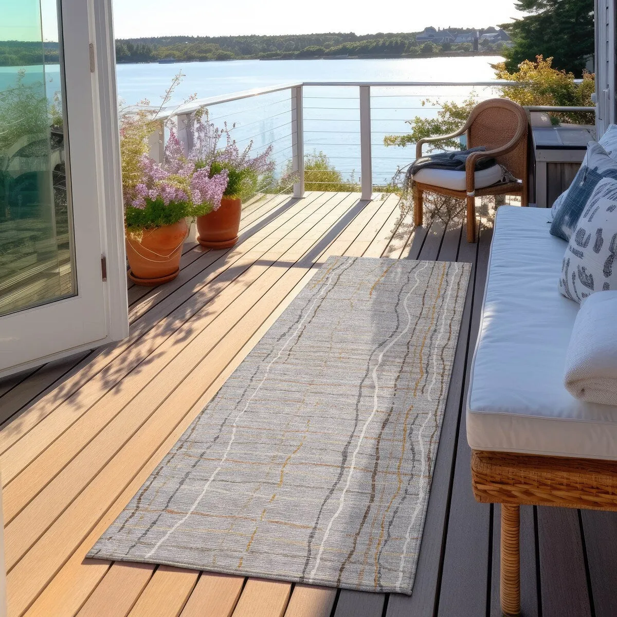 Machine Washable Indoor/ Outdoor Modern Century Chantille Rug