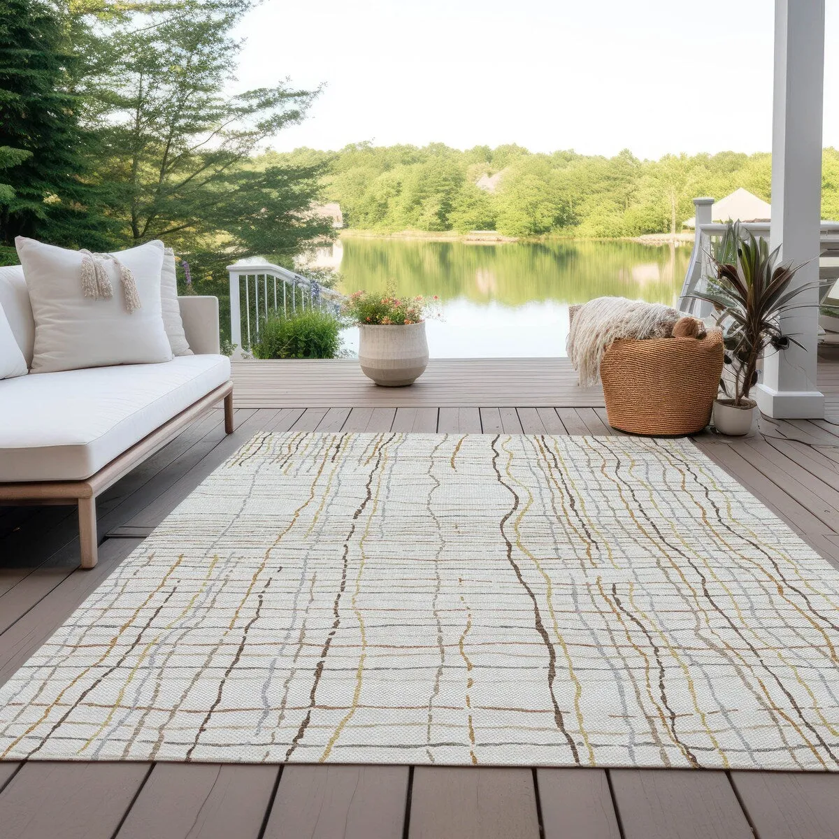 Machine Washable Indoor/ Outdoor Modern Century Chantille Rug