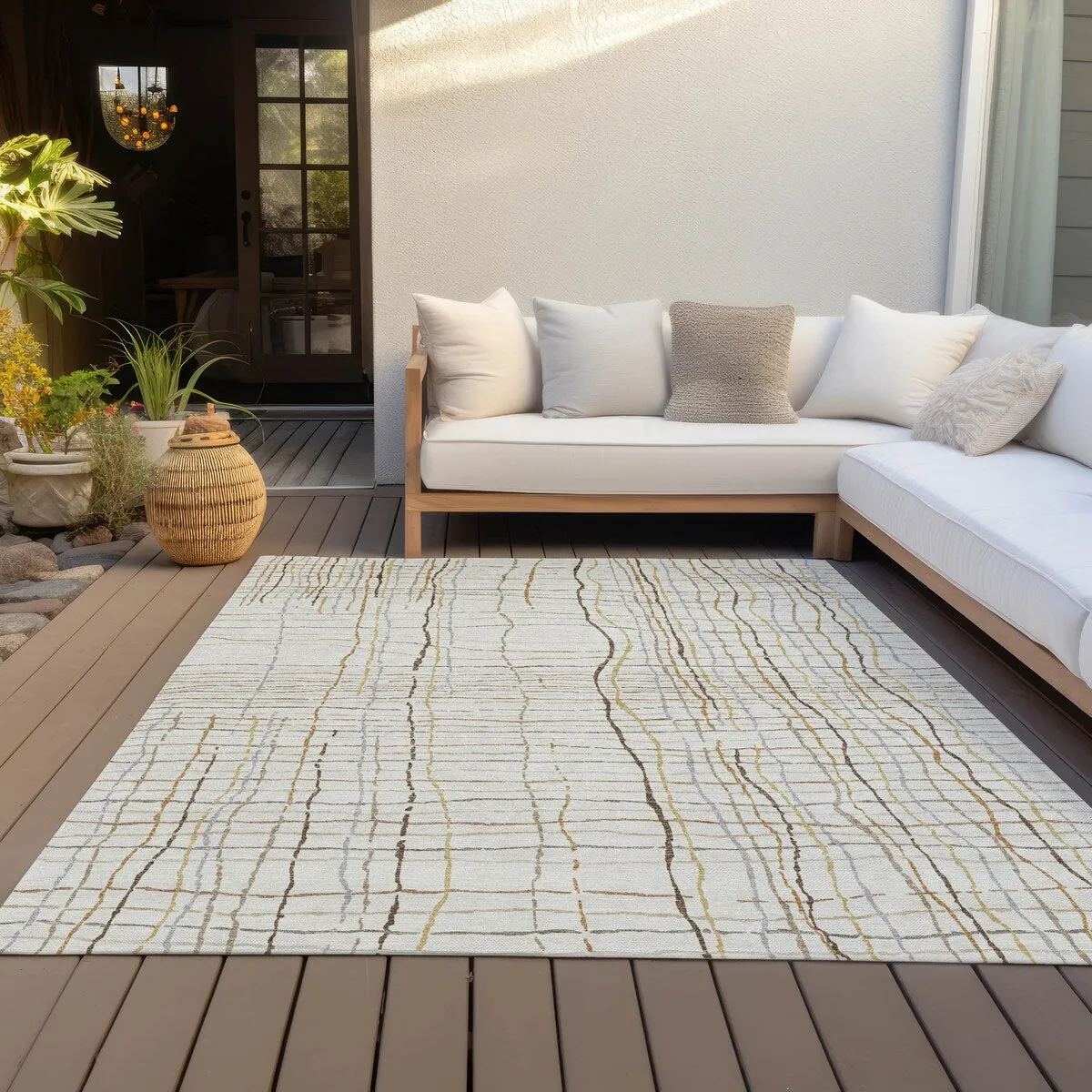Machine Washable Indoor/ Outdoor Modern Century Chantille Rug