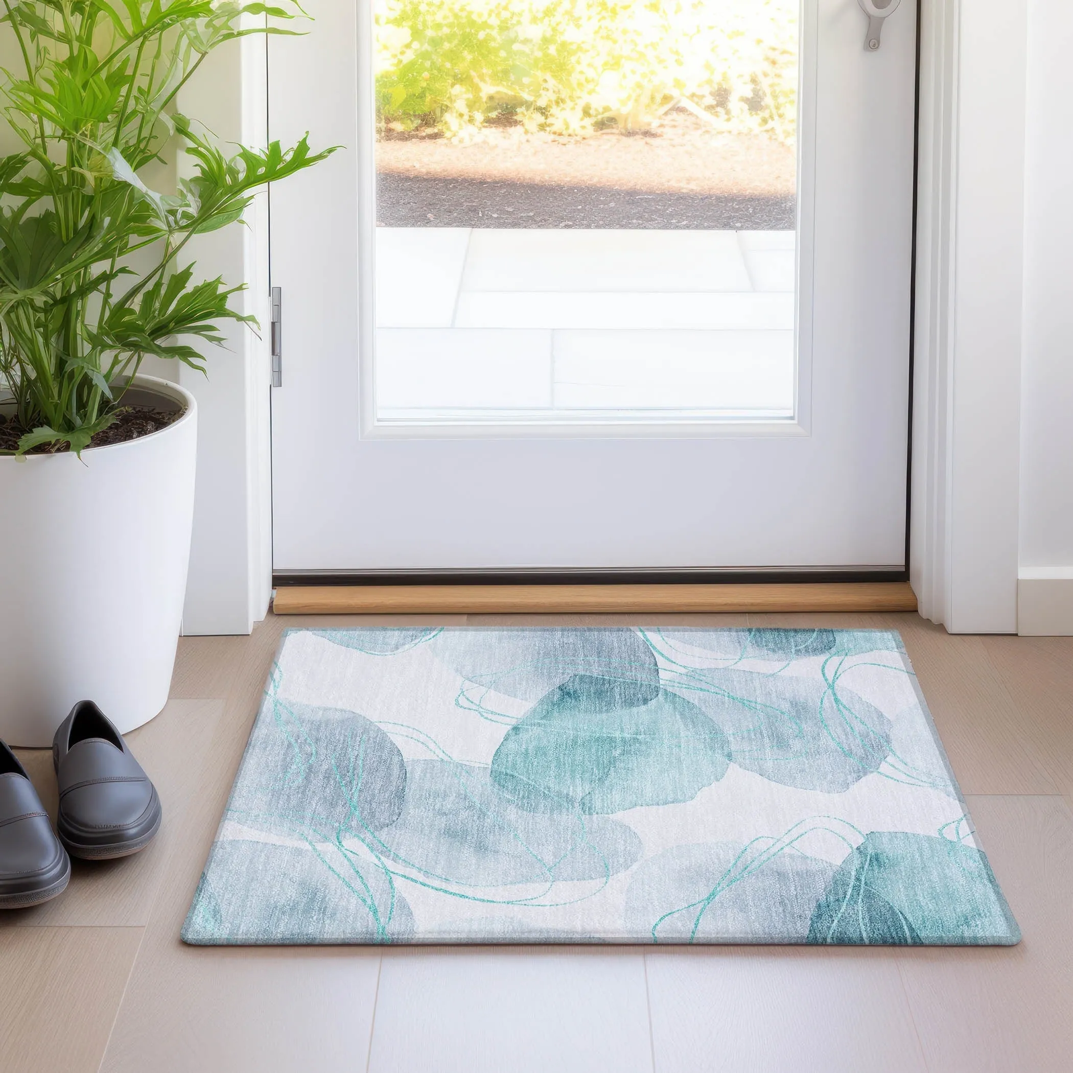 Machine Washable Indoor/ Outdoor Modern Circles Chantille Rug