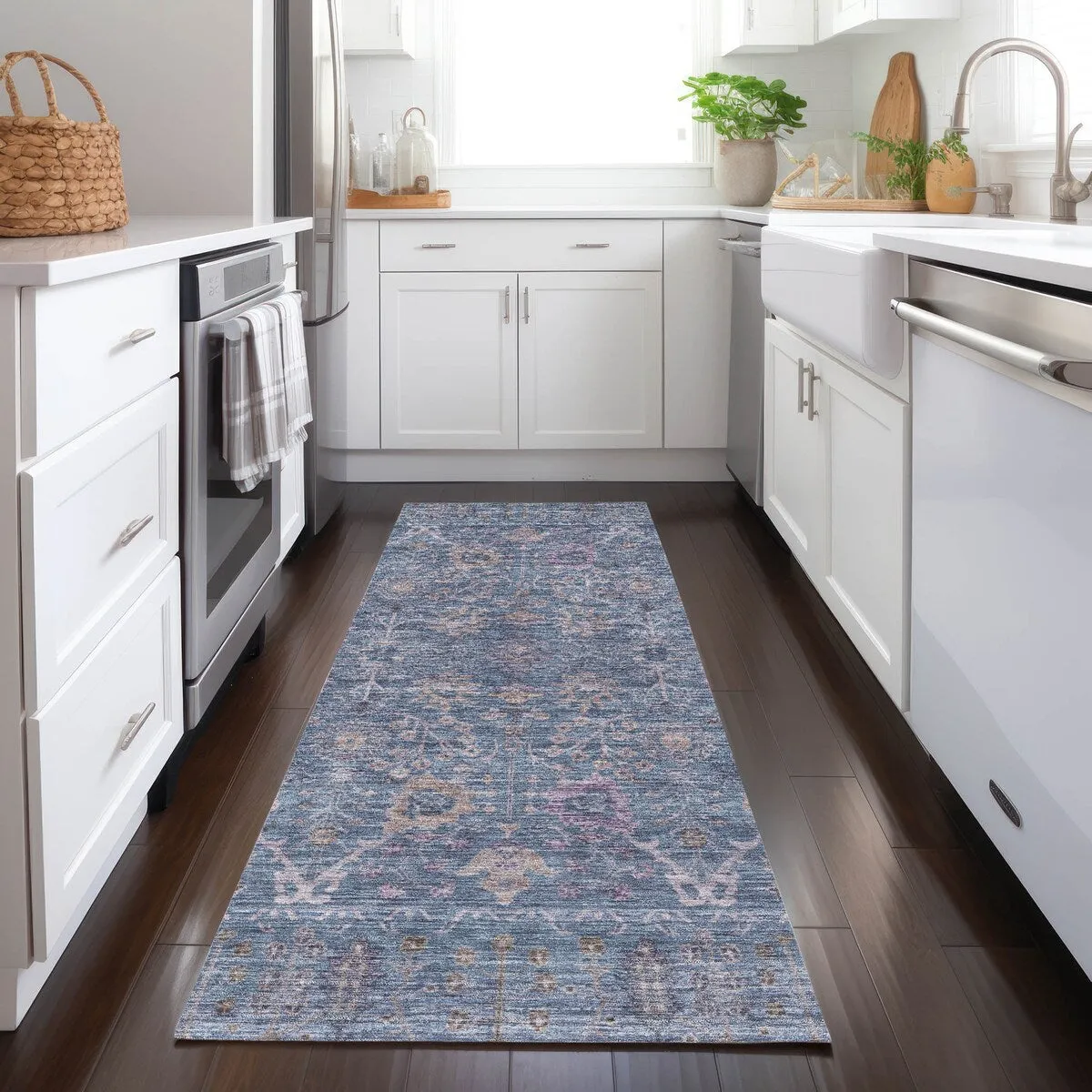 Machine Washable Indoor/ Outdoor Vintage Traditional Chantille Rug