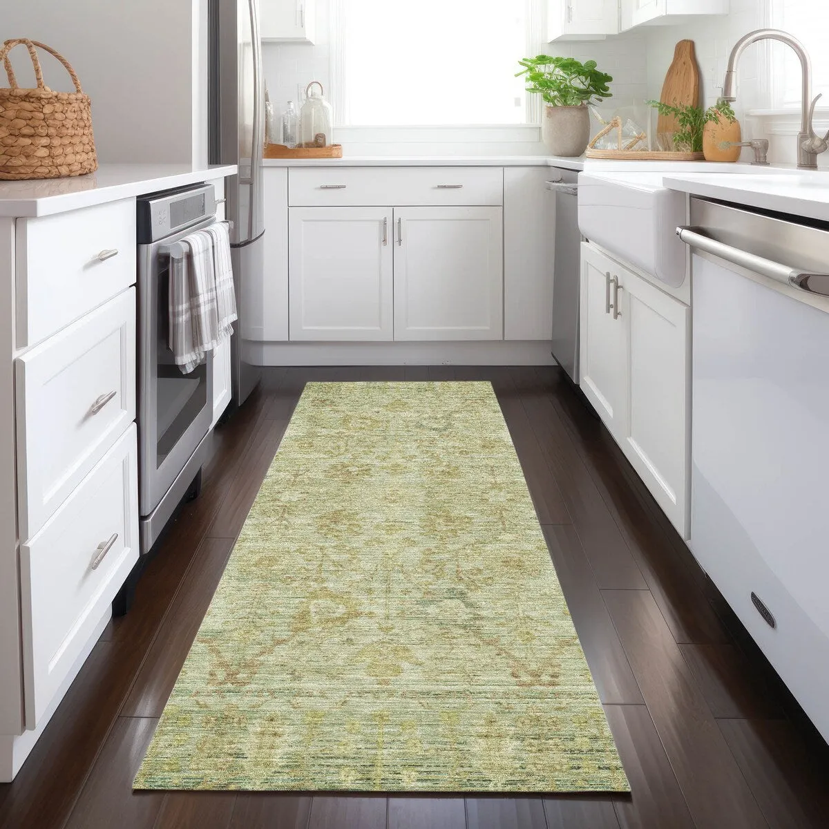 Machine Washable Indoor/ Outdoor Vintage Traditional Chantille Rug