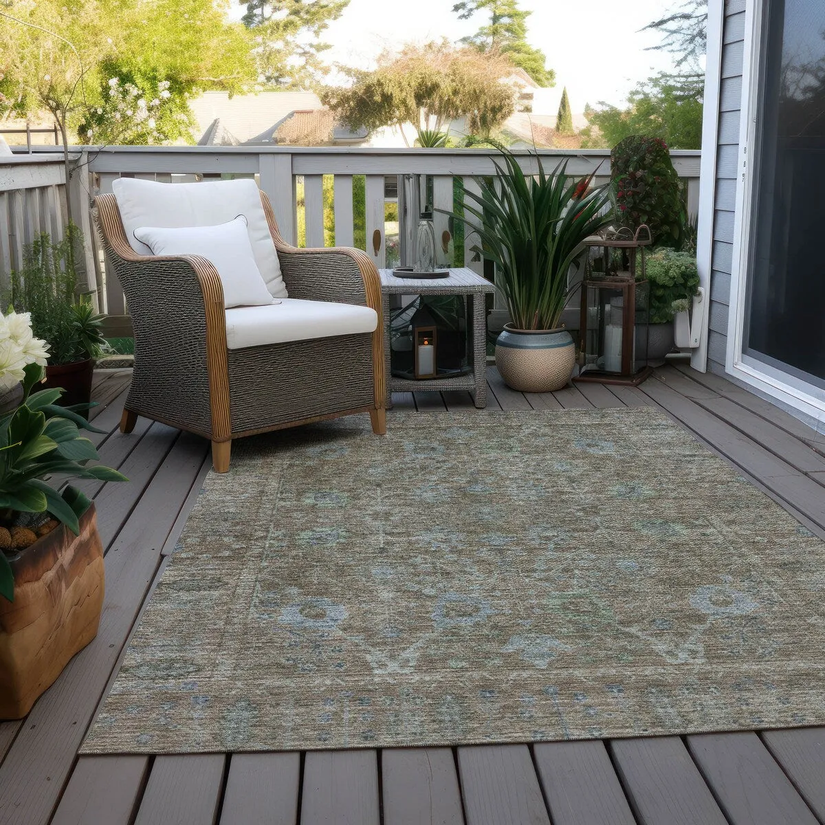 Machine Washable Indoor/ Outdoor Vintage Traditional Chantille Rug