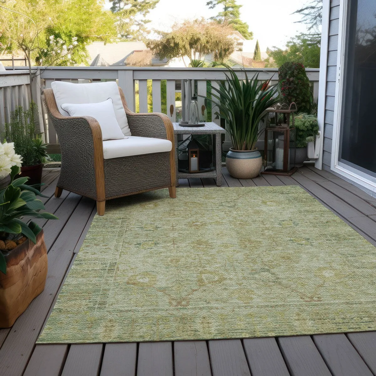 Machine Washable Indoor/ Outdoor Vintage Traditional Chantille Rug