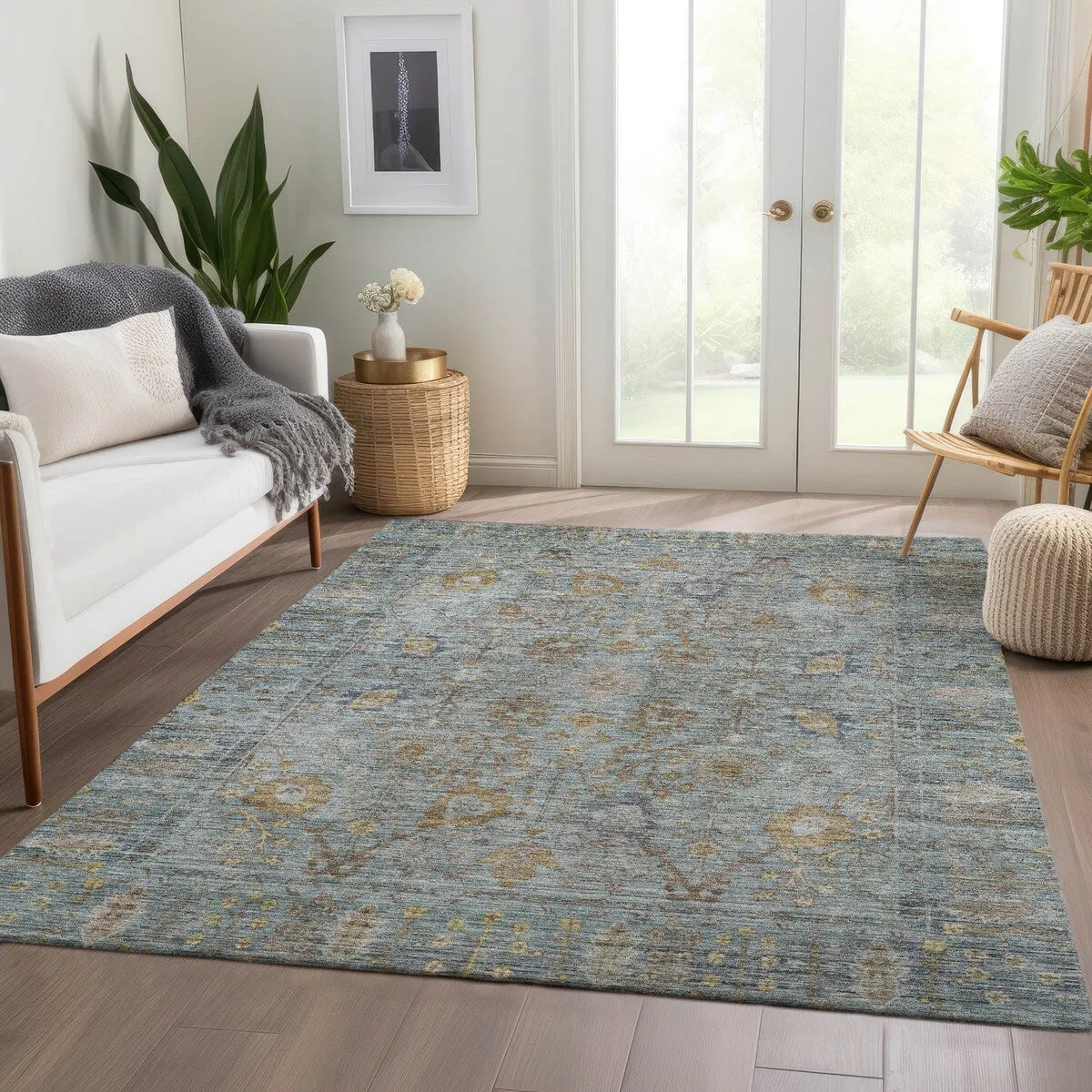 Machine Washable Indoor/ Outdoor Vintage Traditional Chantille Rug