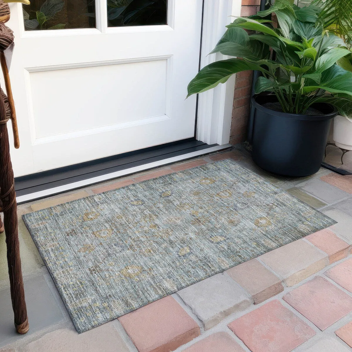 Machine Washable Indoor/ Outdoor Vintage Traditional Chantille Rug