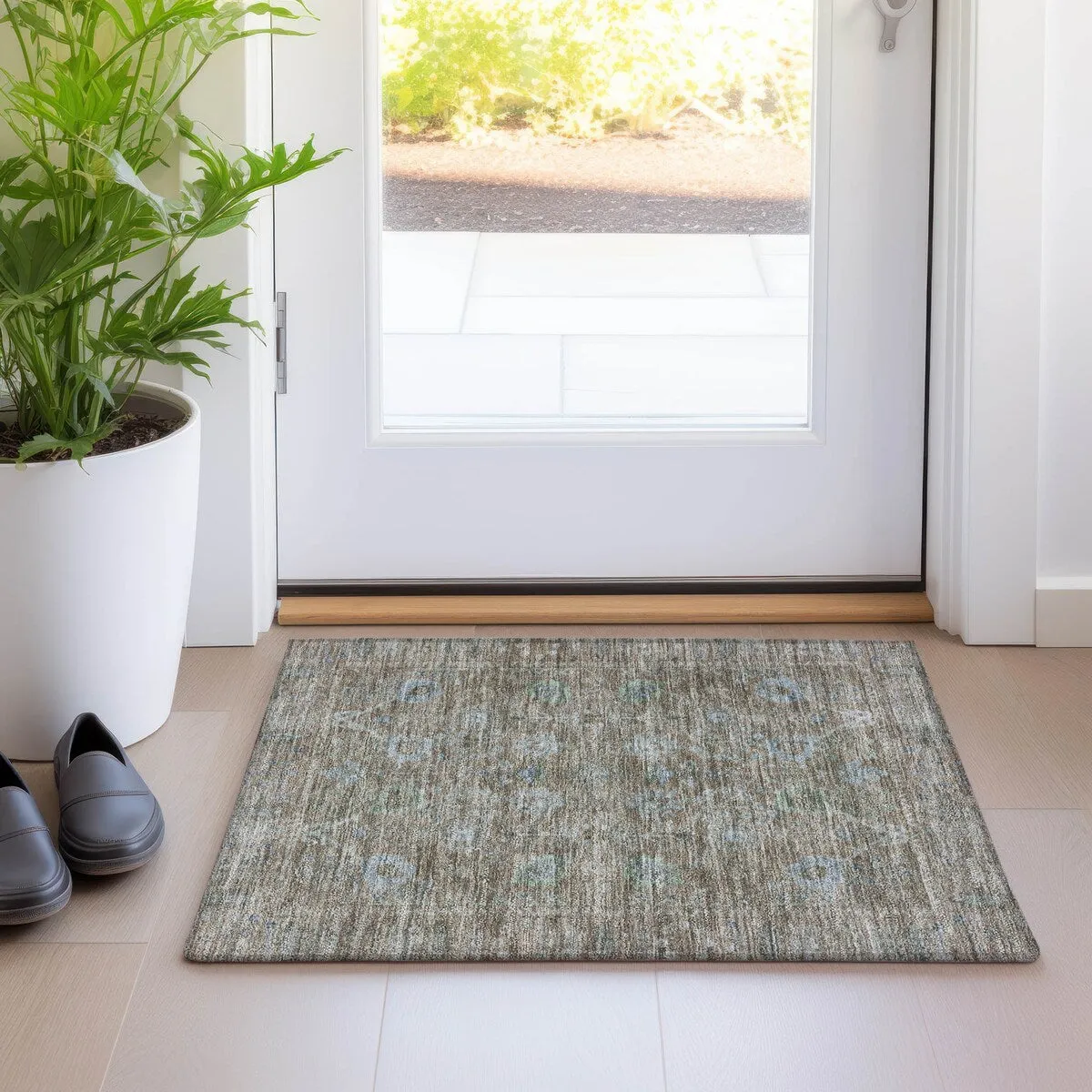 Machine Washable Indoor/ Outdoor Vintage Traditional Chantille Rug