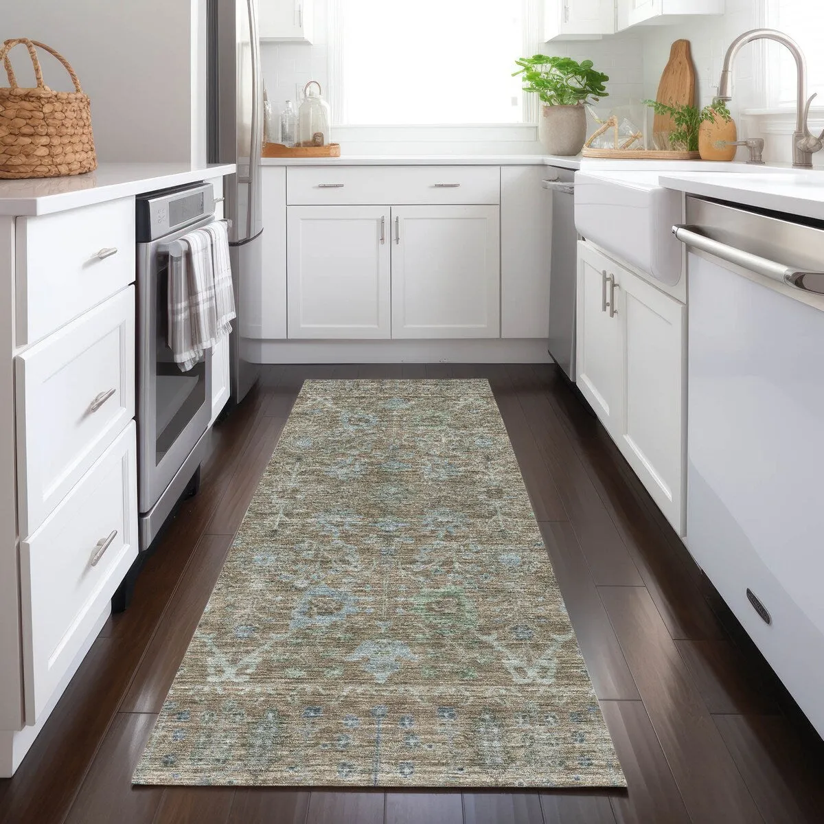 Machine Washable Indoor/ Outdoor Vintage Traditional Chantille Rug