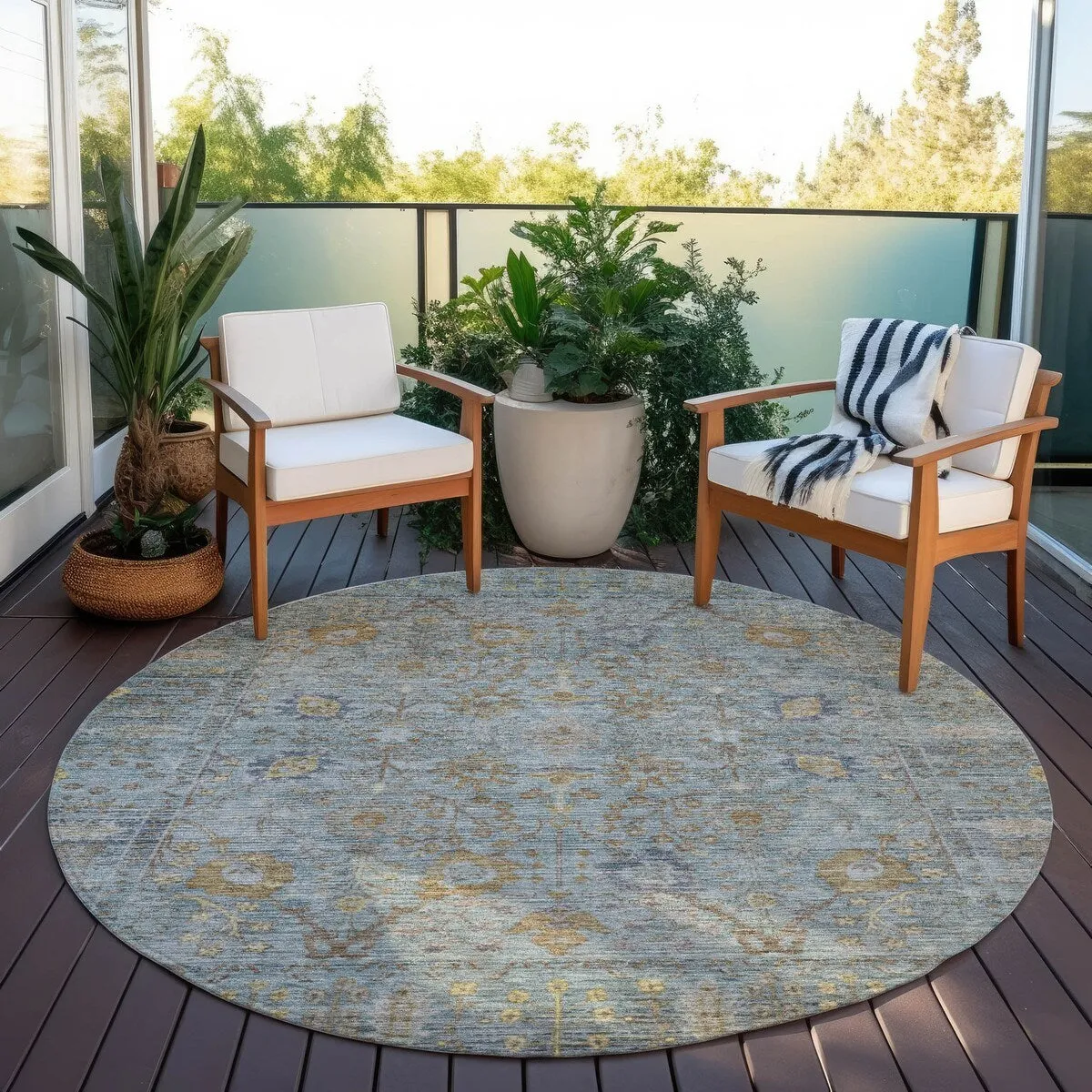 Machine Washable Indoor/ Outdoor Vintage Traditional Chantille Rug