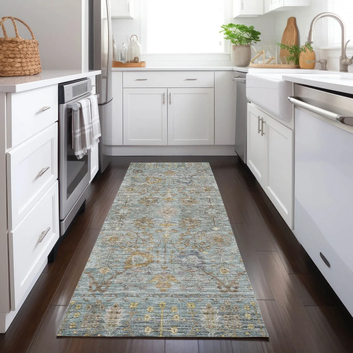 Machine Washable Indoor/ Outdoor Vintage Traditional Chantille Rug