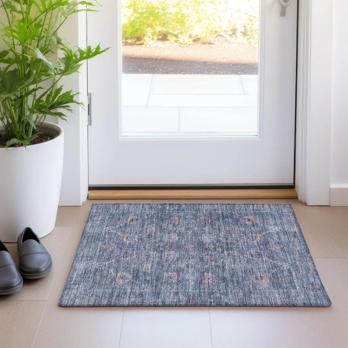 Machine Washable Indoor/ Outdoor Vintage Traditional Chantille Rug
