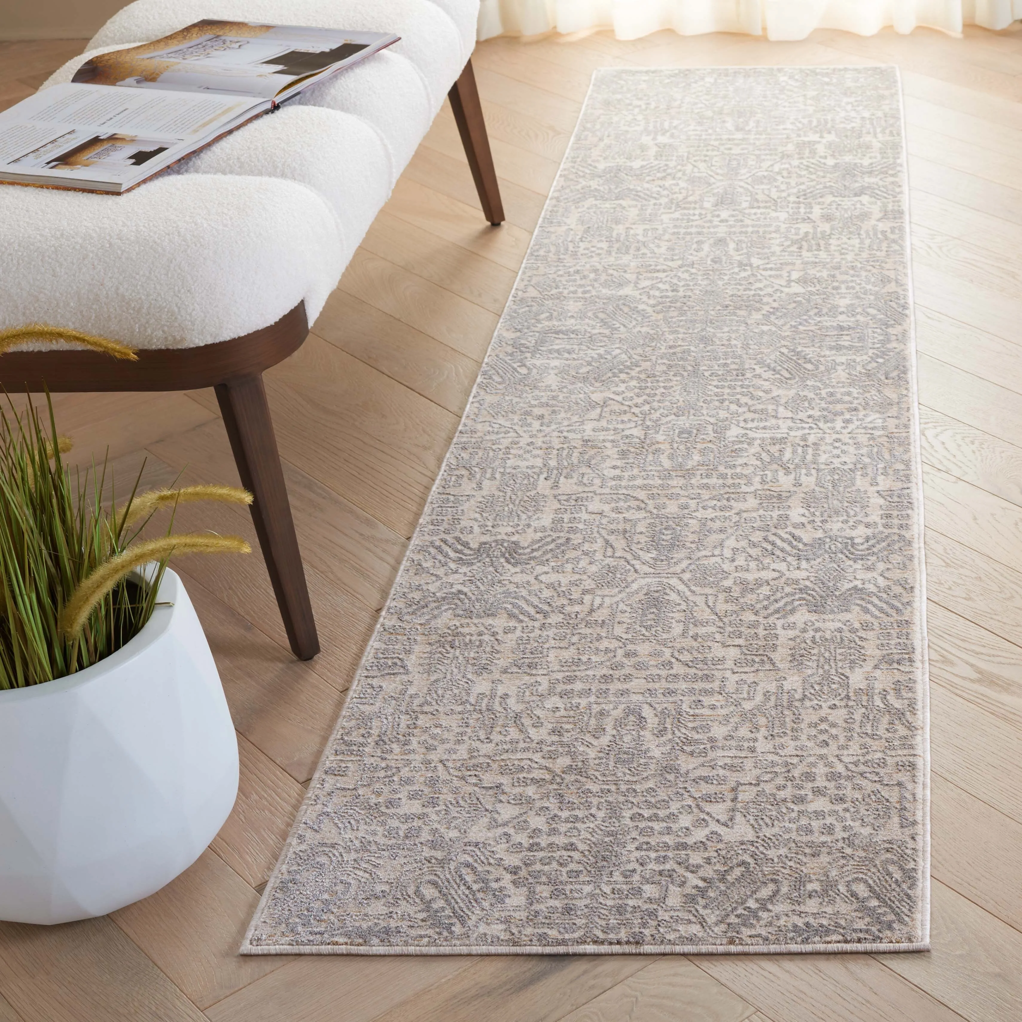 Martha Stewart by SAFAVIEH Ammaria Vintage Rug - Light Grey/Beige - 2' 6 x 10'