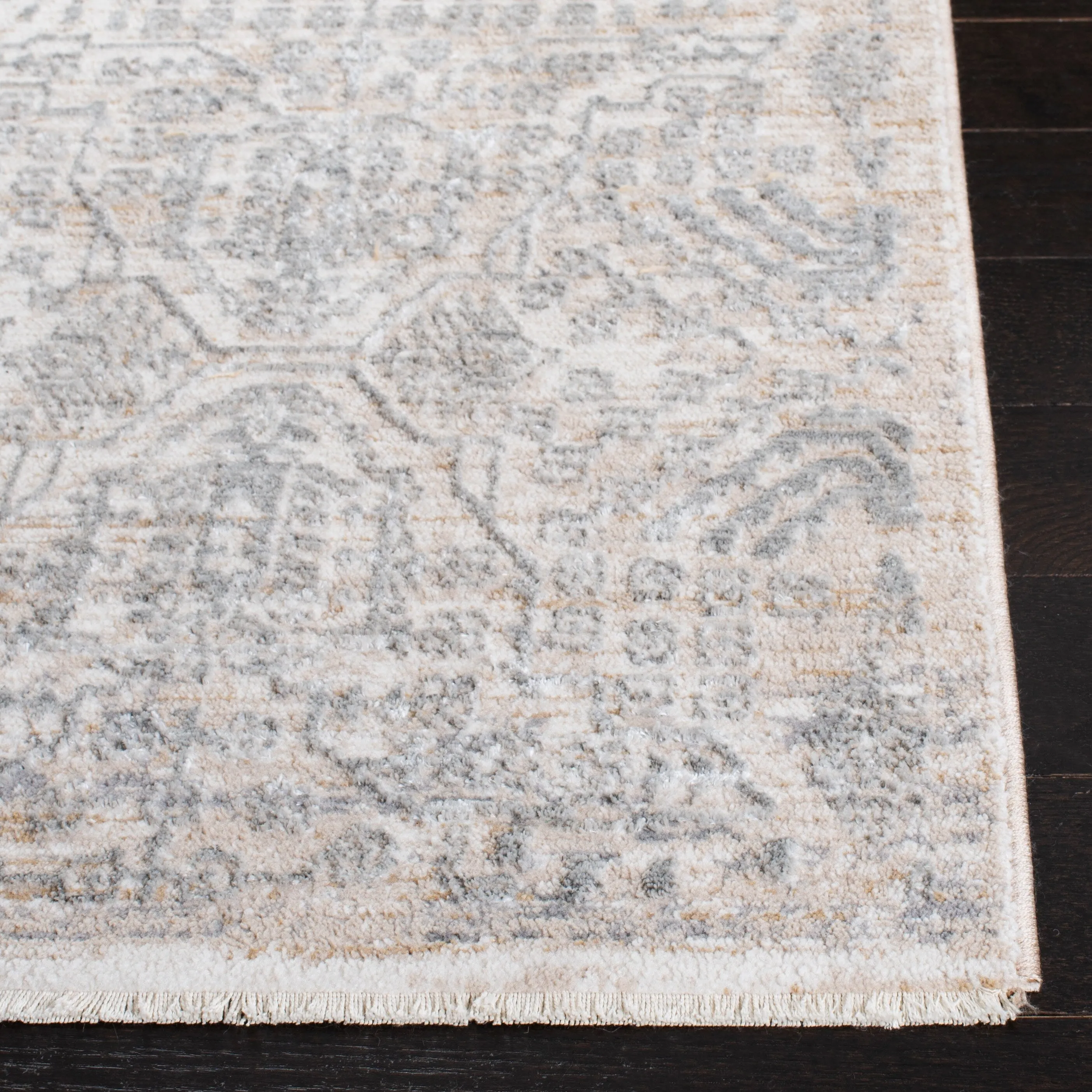 Martha Stewart by SAFAVIEH Ammaria Vintage Rug - Light Grey/Beige - 2' 6 x 10'