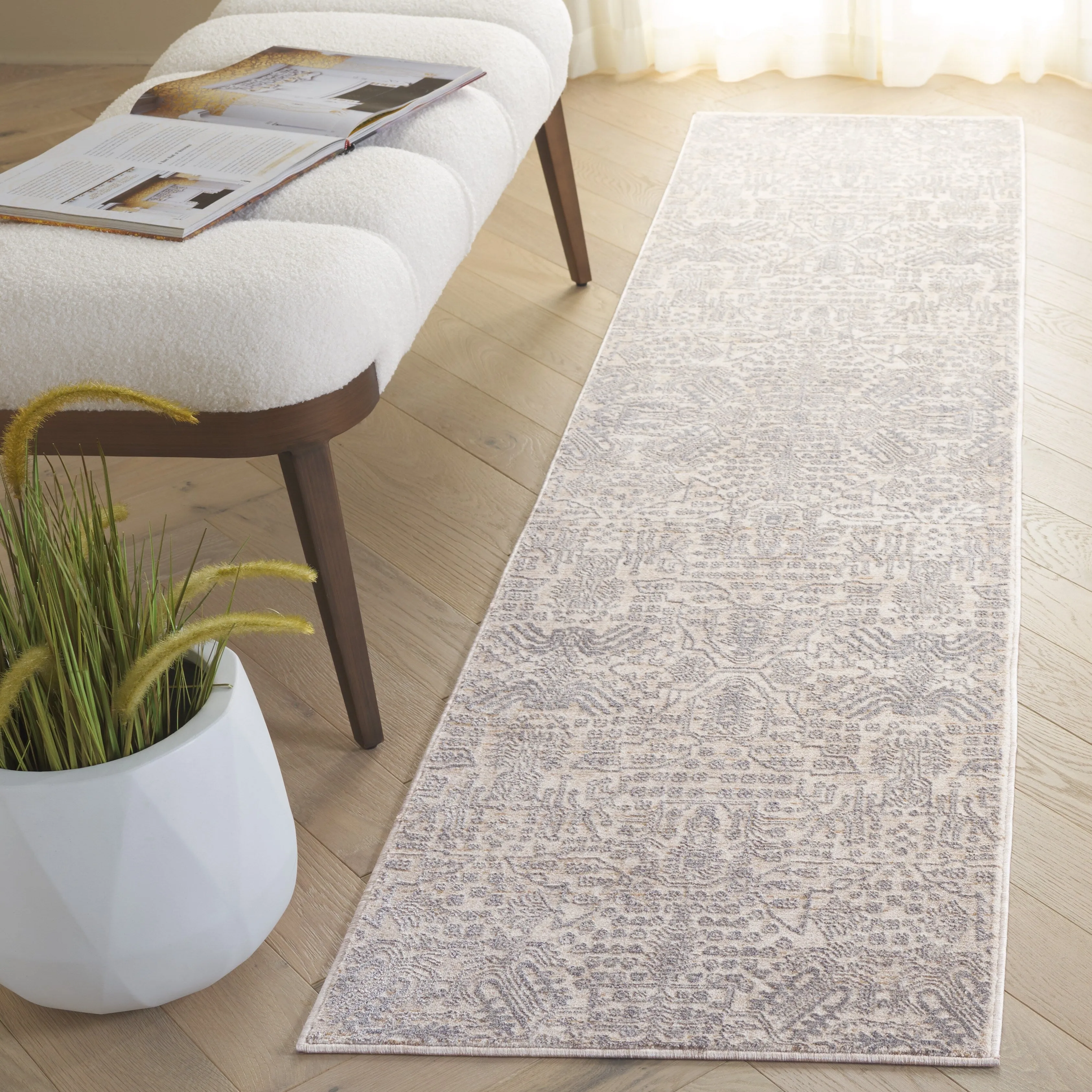 Martha Stewart by SAFAVIEH Ammaria Vintage Rug - Light Grey/Beige - 2' 6 x 10'